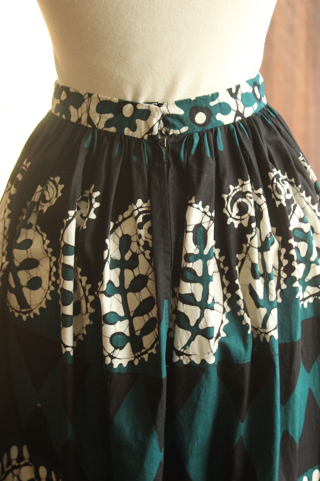 Vintage 1960s 1970s Black Teal and White Maxiskirt in a Batik Print