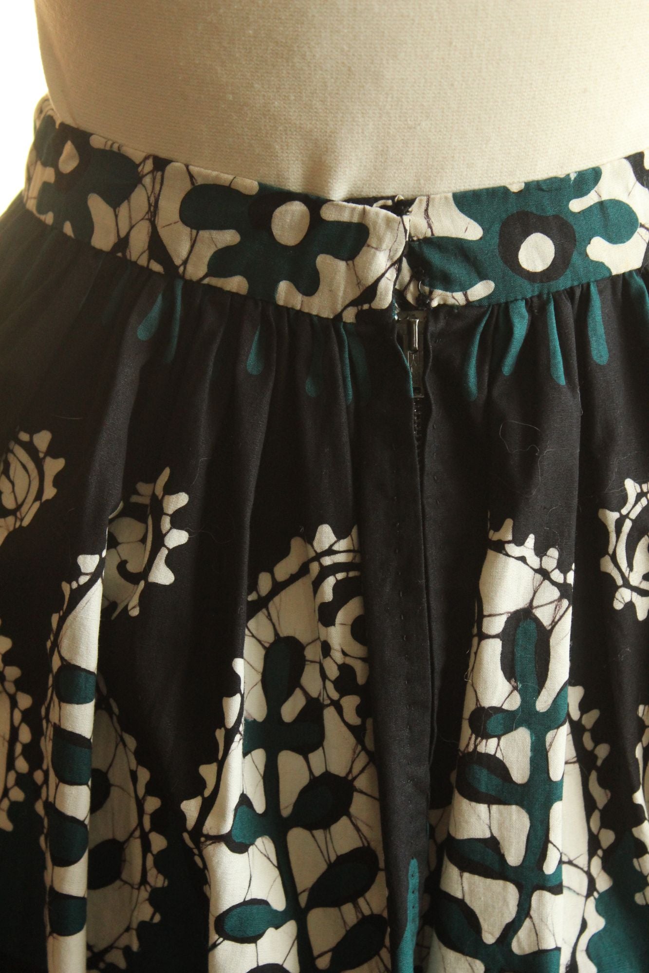Vintage 1960s 1970s Black Teal and White Maxiskirt in a Batik Print