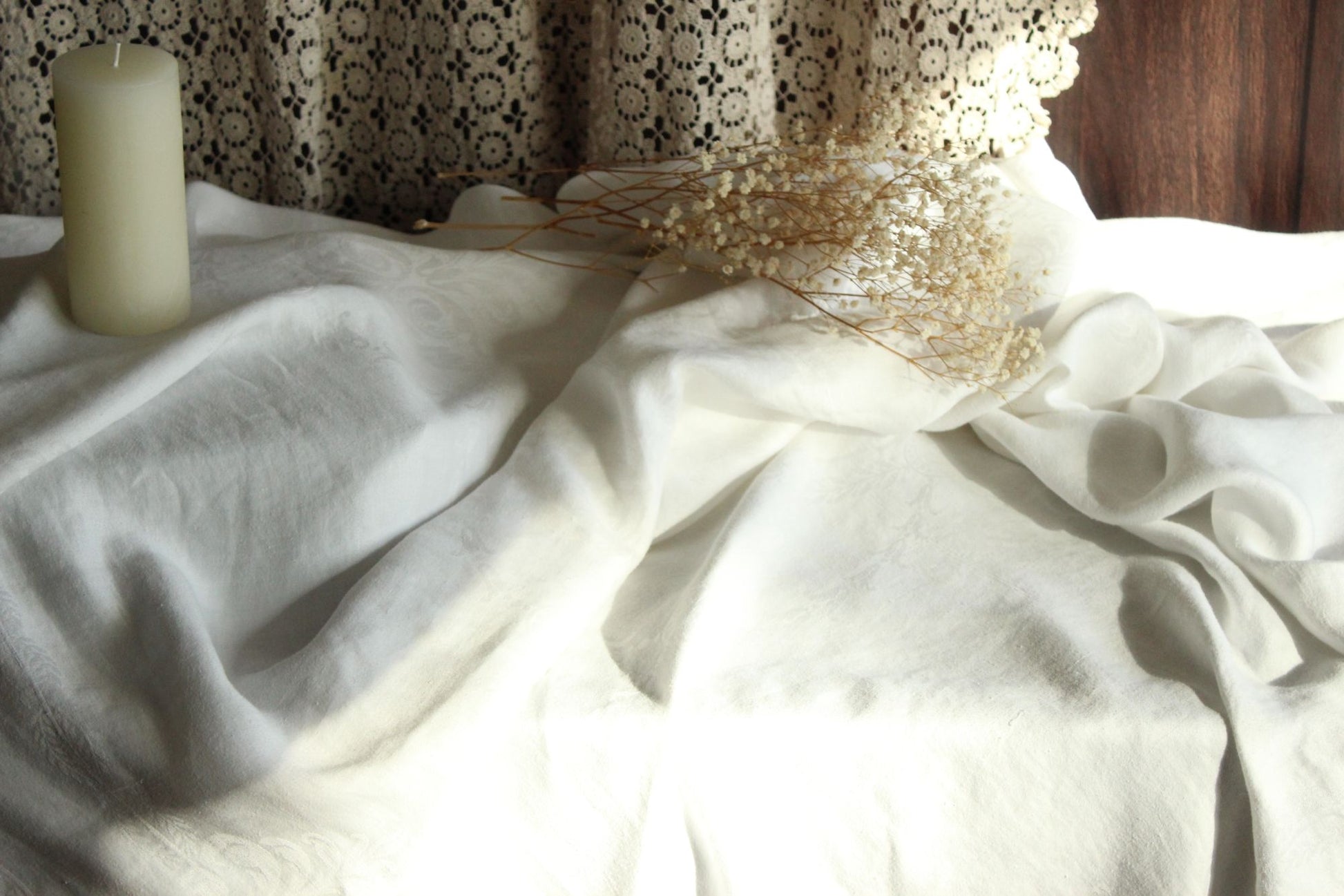 Vintage 1950s 1960s Large White Leaf Cotton Damask Rectangular Tablecloth