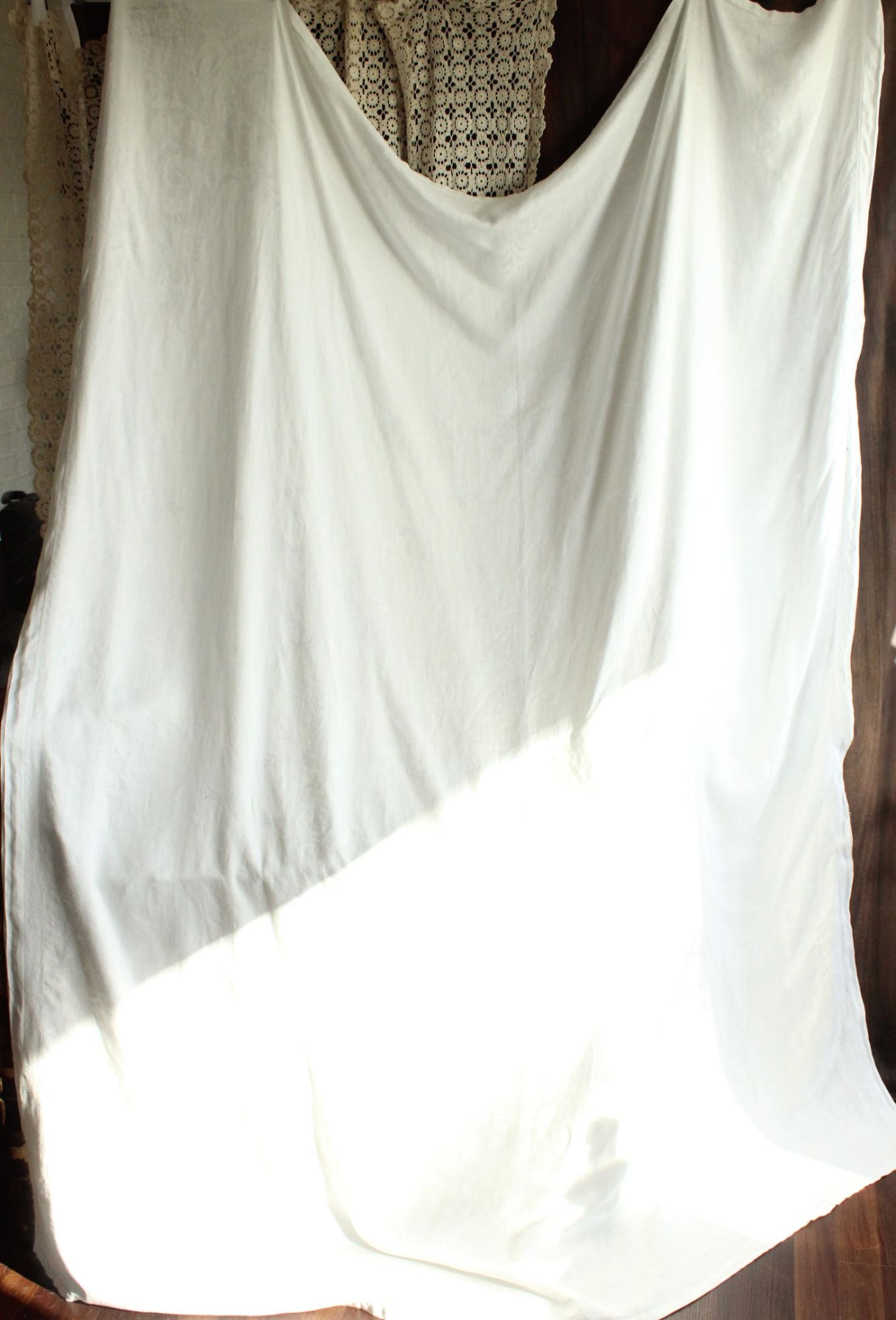 Vintage 1950s 1960s Large White Leaf Cotton Damask Rectangular Tablecloth