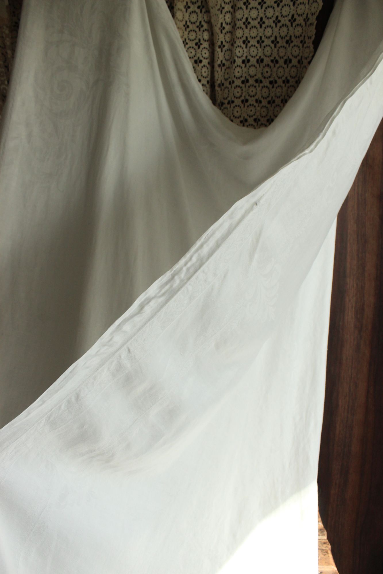 Vintage 1950s 1960s Large White Leaf Cotton Damask Rectangular Tablecloth