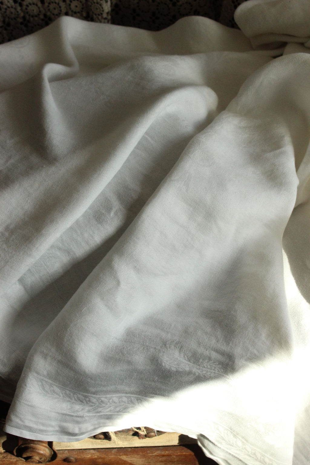 Vintage 1950s 1960s Large White Leaf Cotton Damask Rectangular Tablecloth