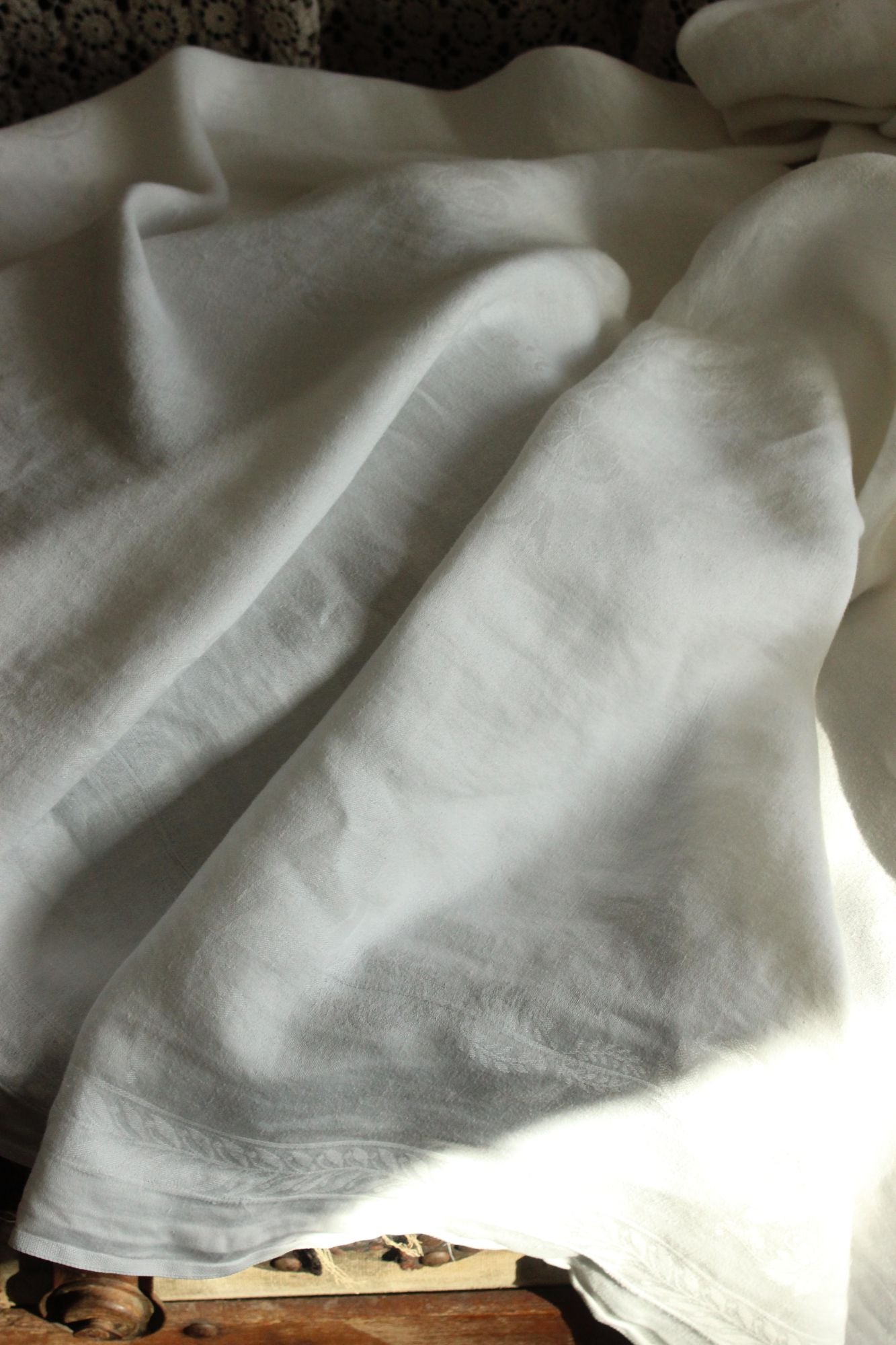 Vintage 1950s 1960s Large White Leaf Cotton Damask Rectangular Tablecloth