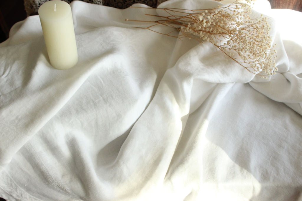 Vintage 1950s 1960s Large White Leaf Cotton Damask Rectangular Tablecloth