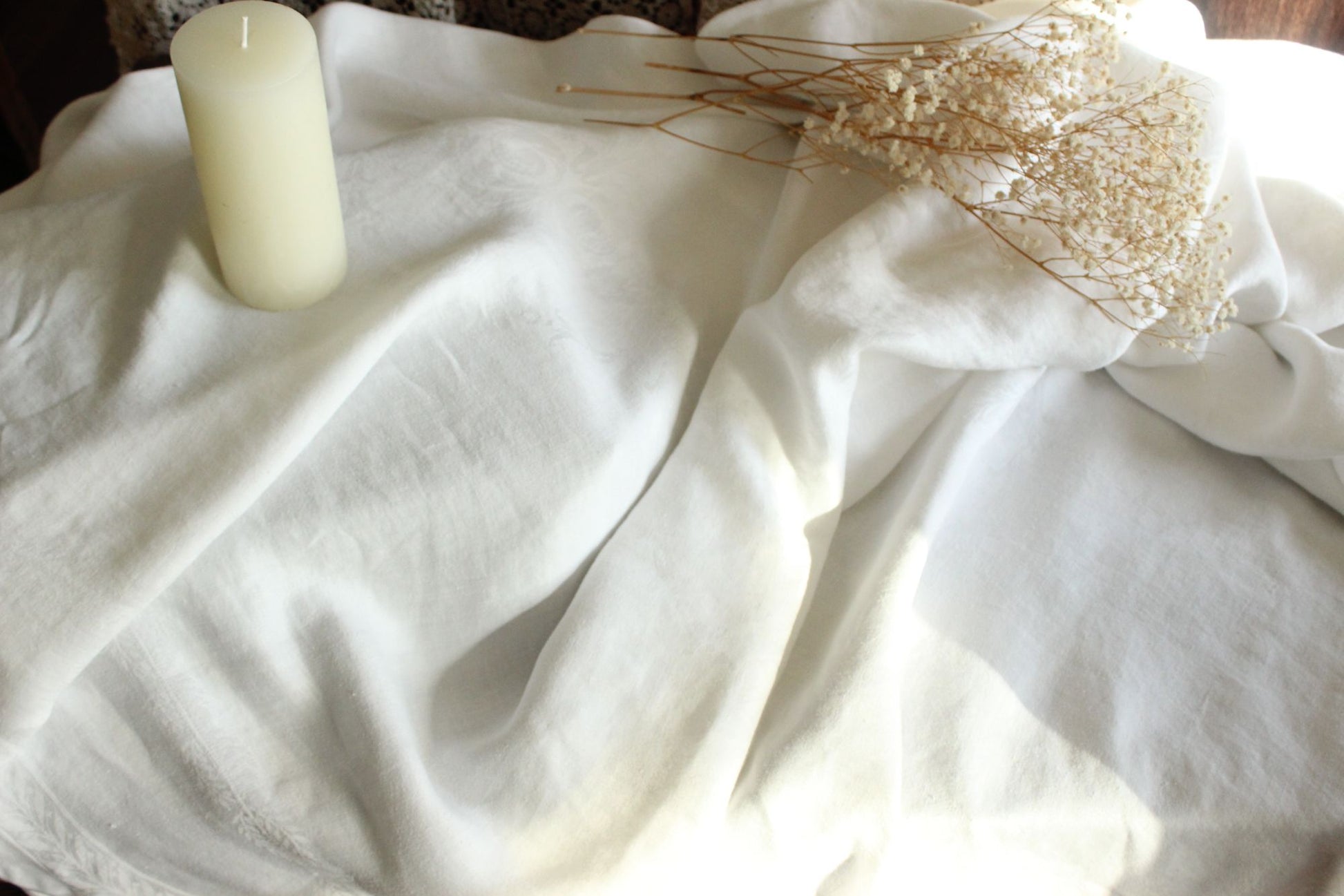 Vintage 1950s 1960s Large White Leaf Cotton Damask Rectangular Tablecloth