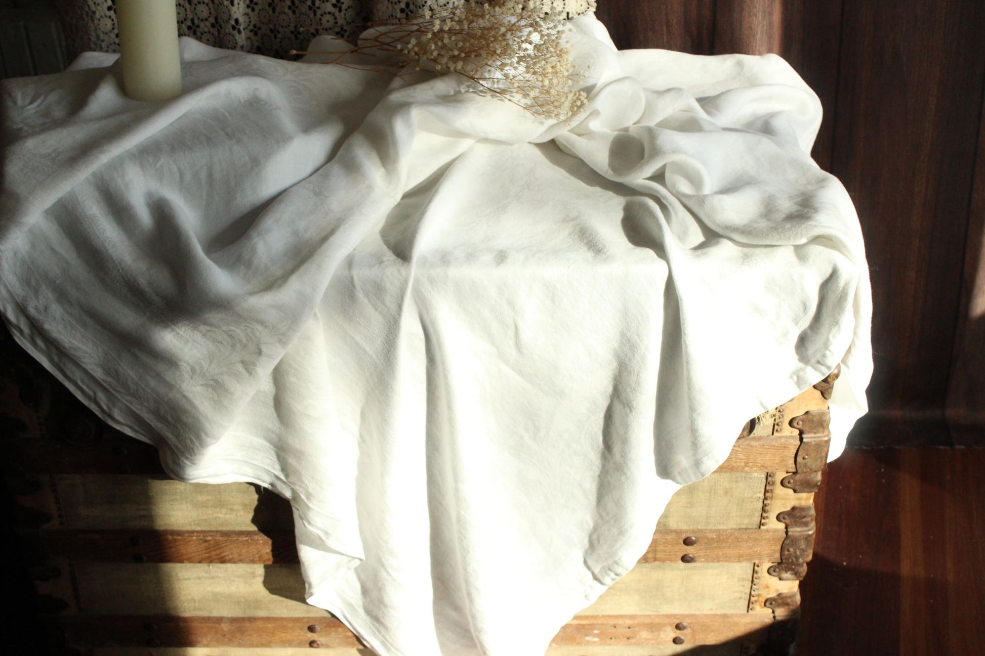 Vintage 1950s 1960s Large White Leaf Cotton Damask Rectangular Tablecloth