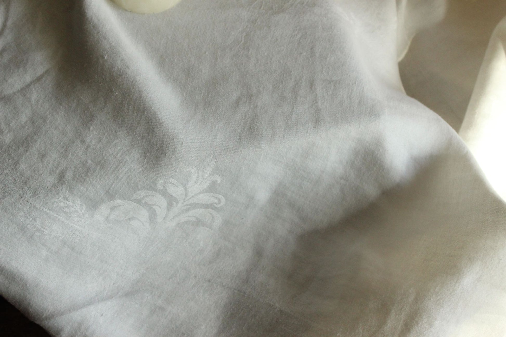 Vintage 1950s 1960s Large White Leaf Cotton Damask Rectangular Tablecloth