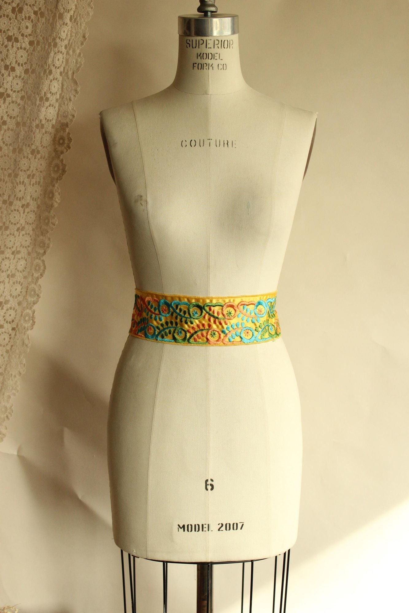 Vintage 1980s 1990s Folk Art Yellow Satin Floral Embroidered Wide Belt