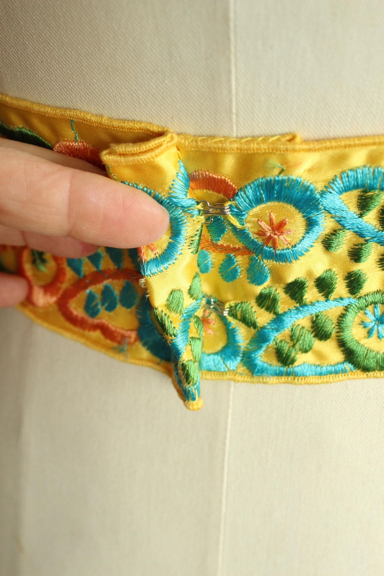 Vintage 1980s 1990s Folk Art Yellow Satin Floral Embroidered Wide Belt