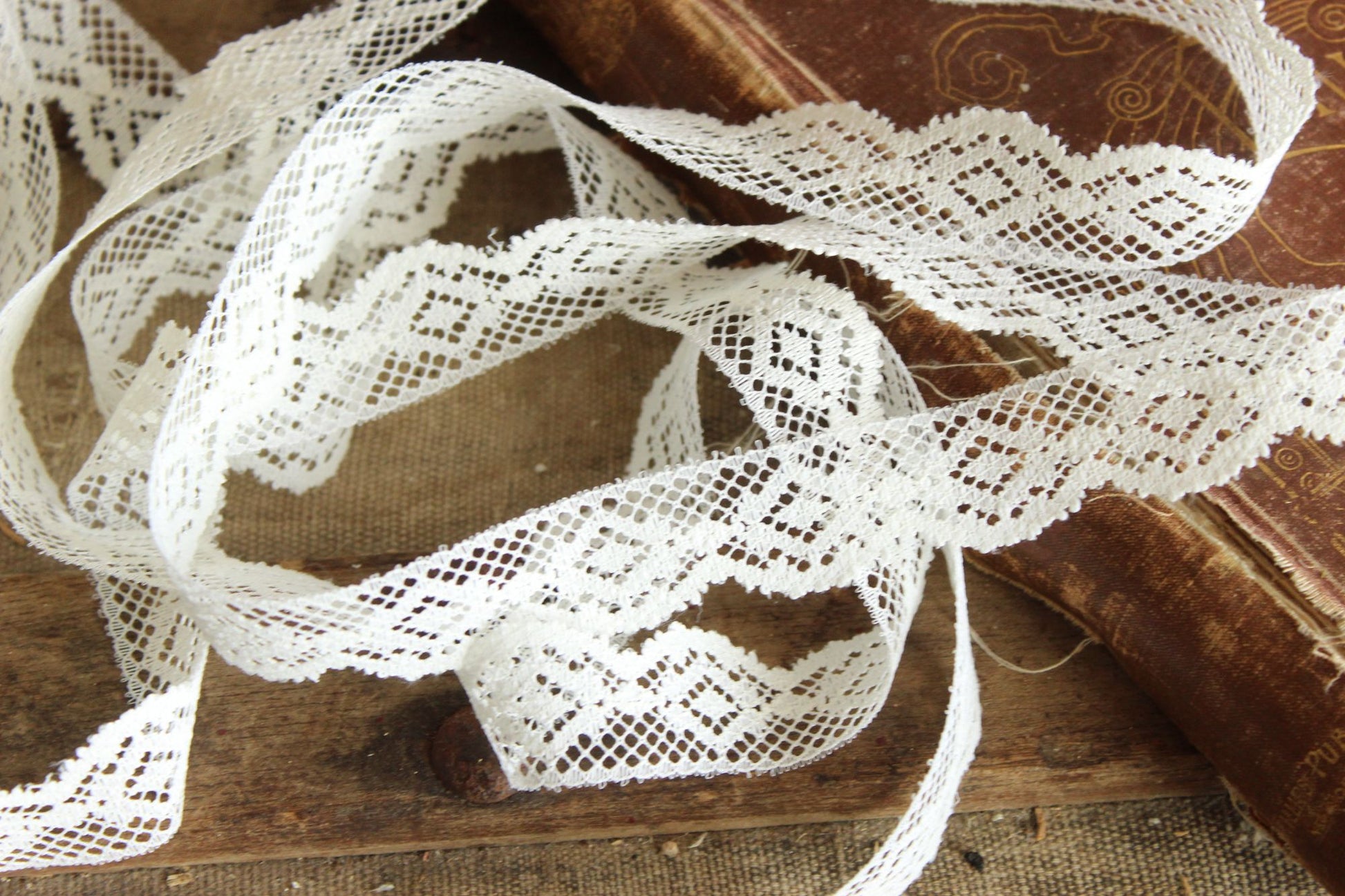 Vintage Lace Trim, White 7/8" Wide, 3 Yards