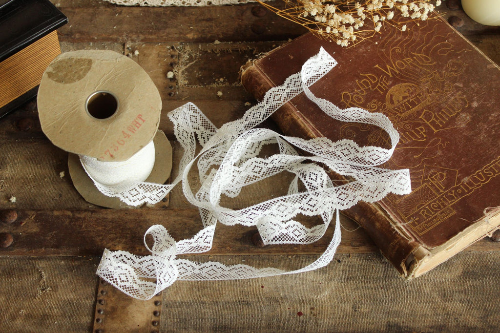 Vintage Lace Trim, White 7/8" Wide, 3 Yards