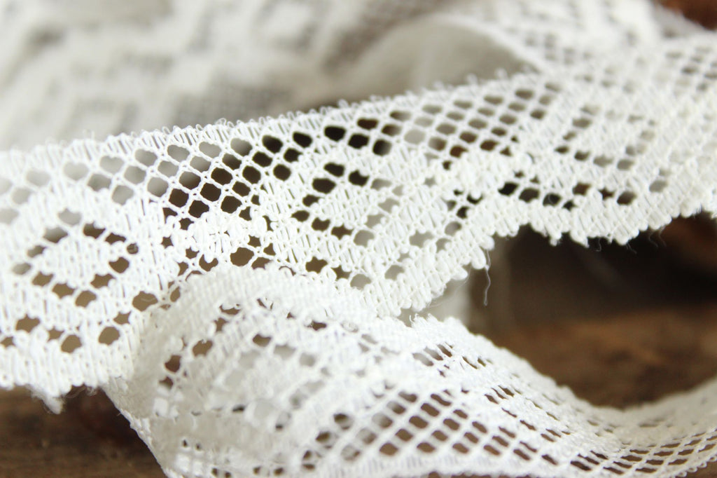 Vintage Lace Trim, White 7/8" Wide, 3 Yards