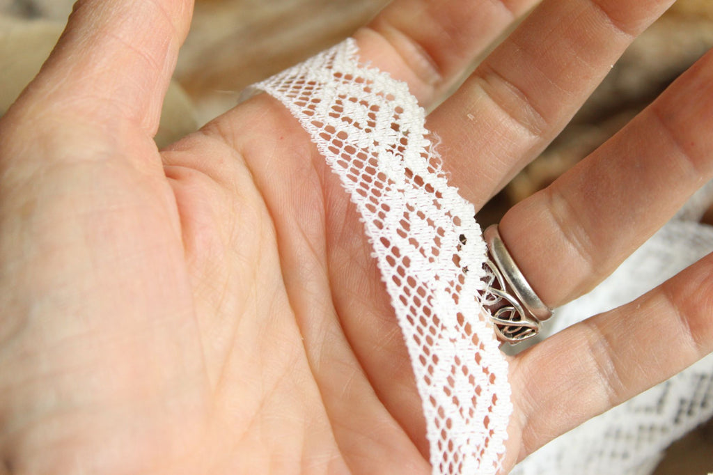 Vintage Lace Trim, White 7/8" Wide, 3 Yards