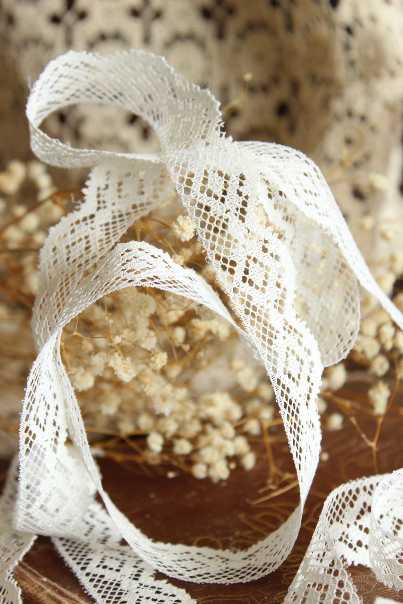 Vintage Lace Trim, White 7/8" Wide, 3 Yards