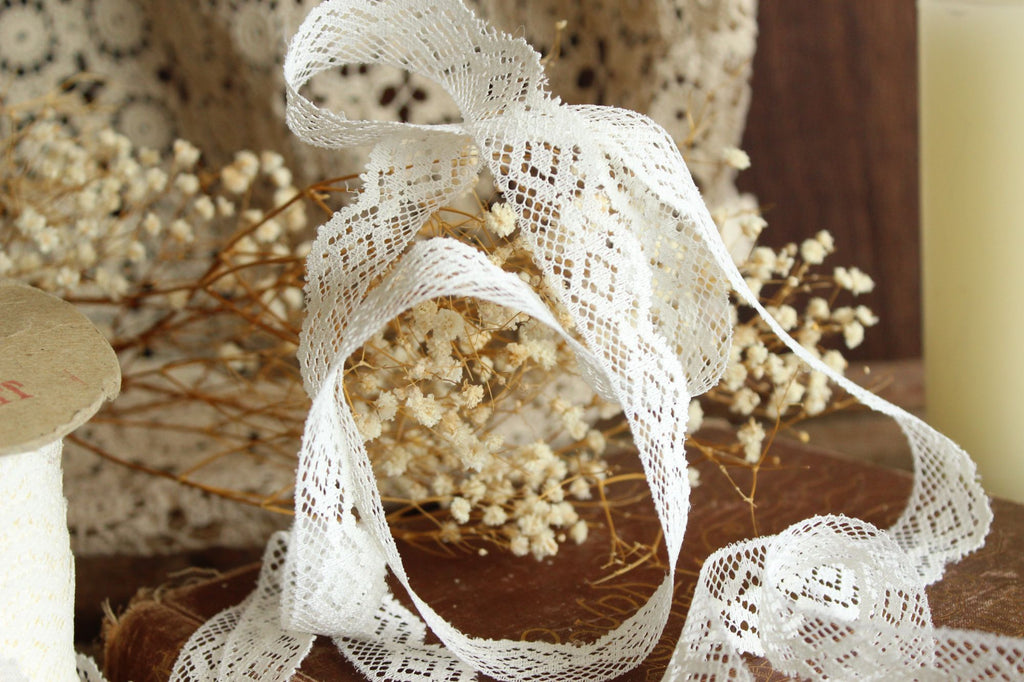Vintage Lace Trim, White 7/8" Wide, 3 Yards