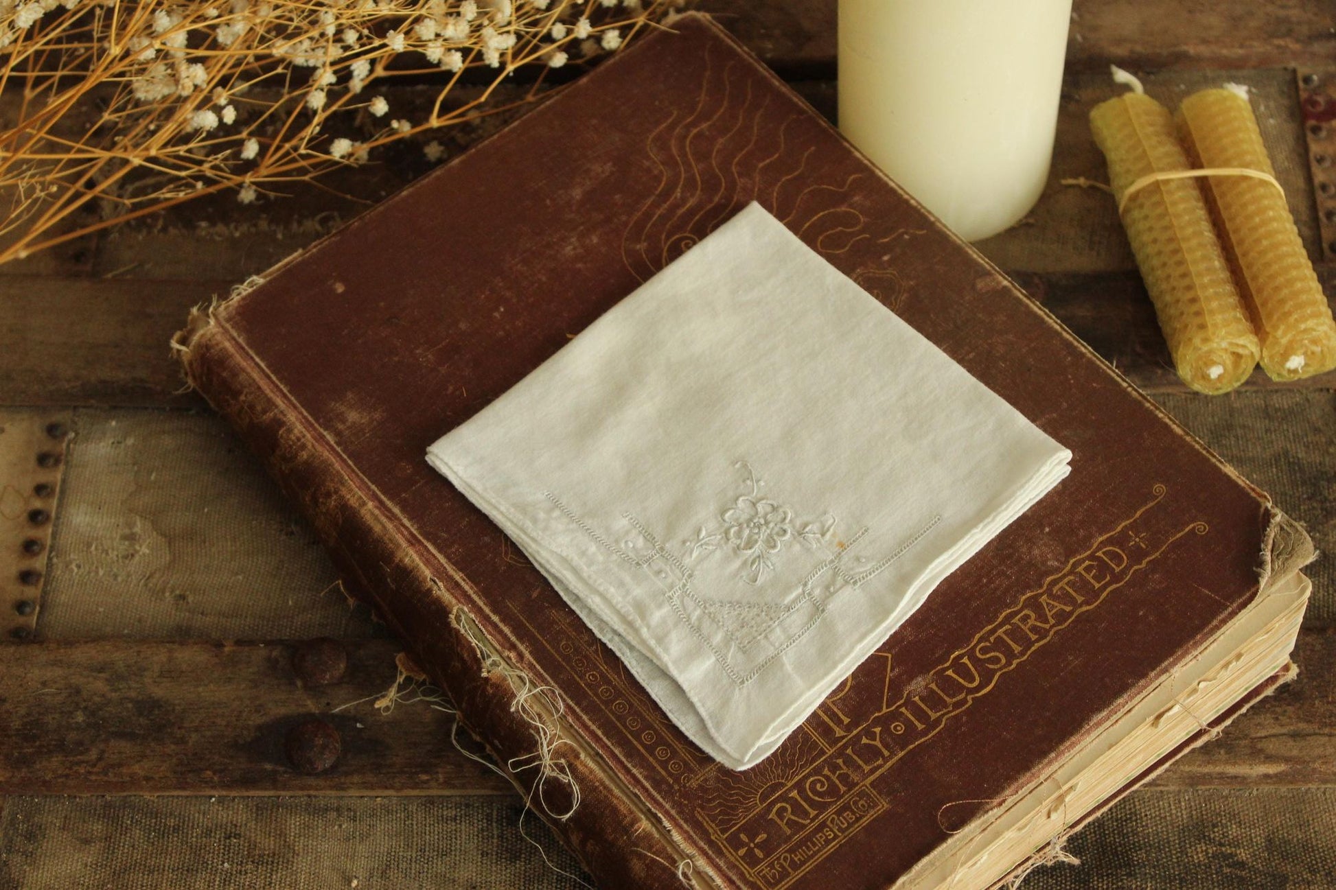 Vintage 1930s 1940s Embroidered White Linen Handkerchief