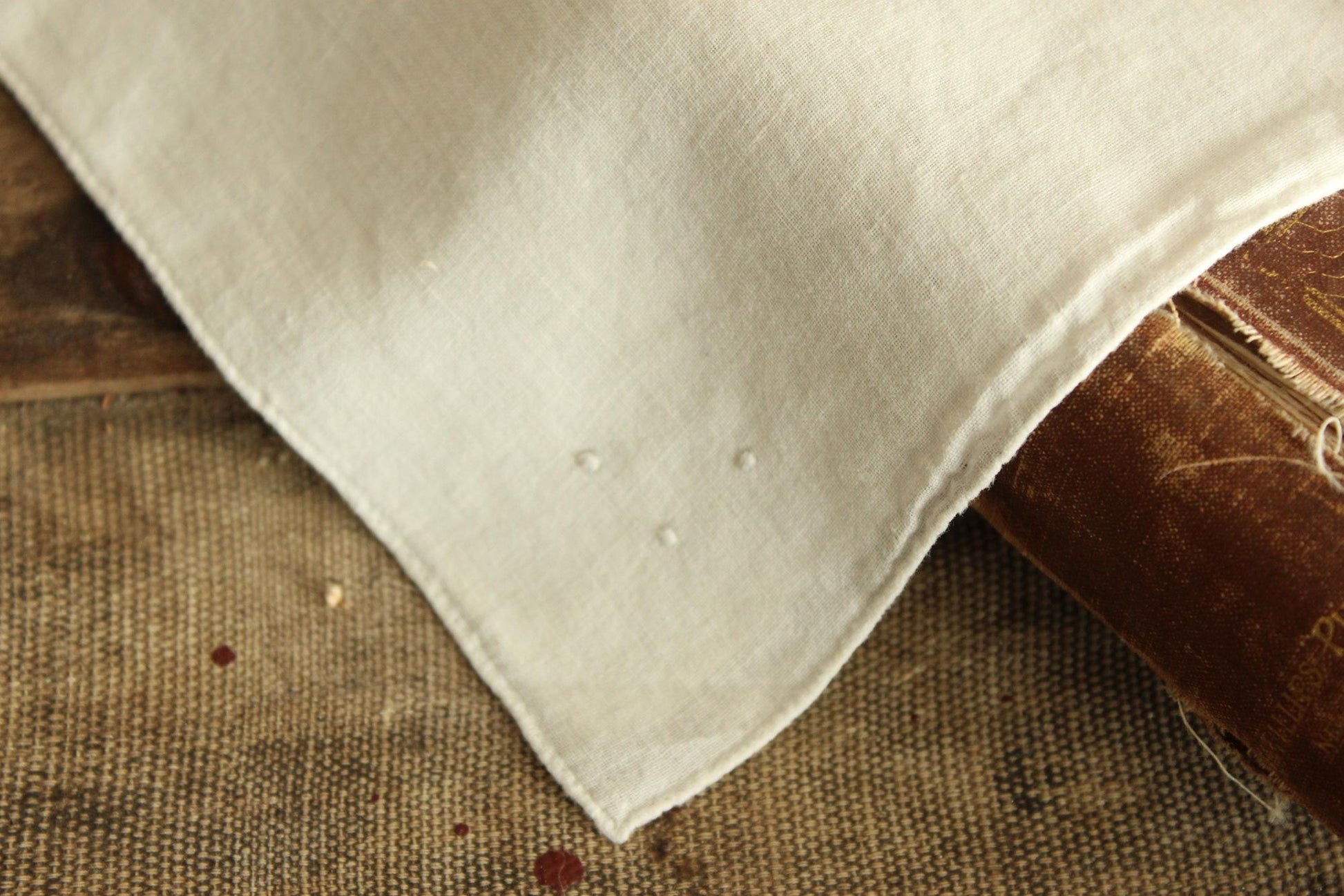 Vintage 1930s 1940s Embroidered White Linen Handkerchief
