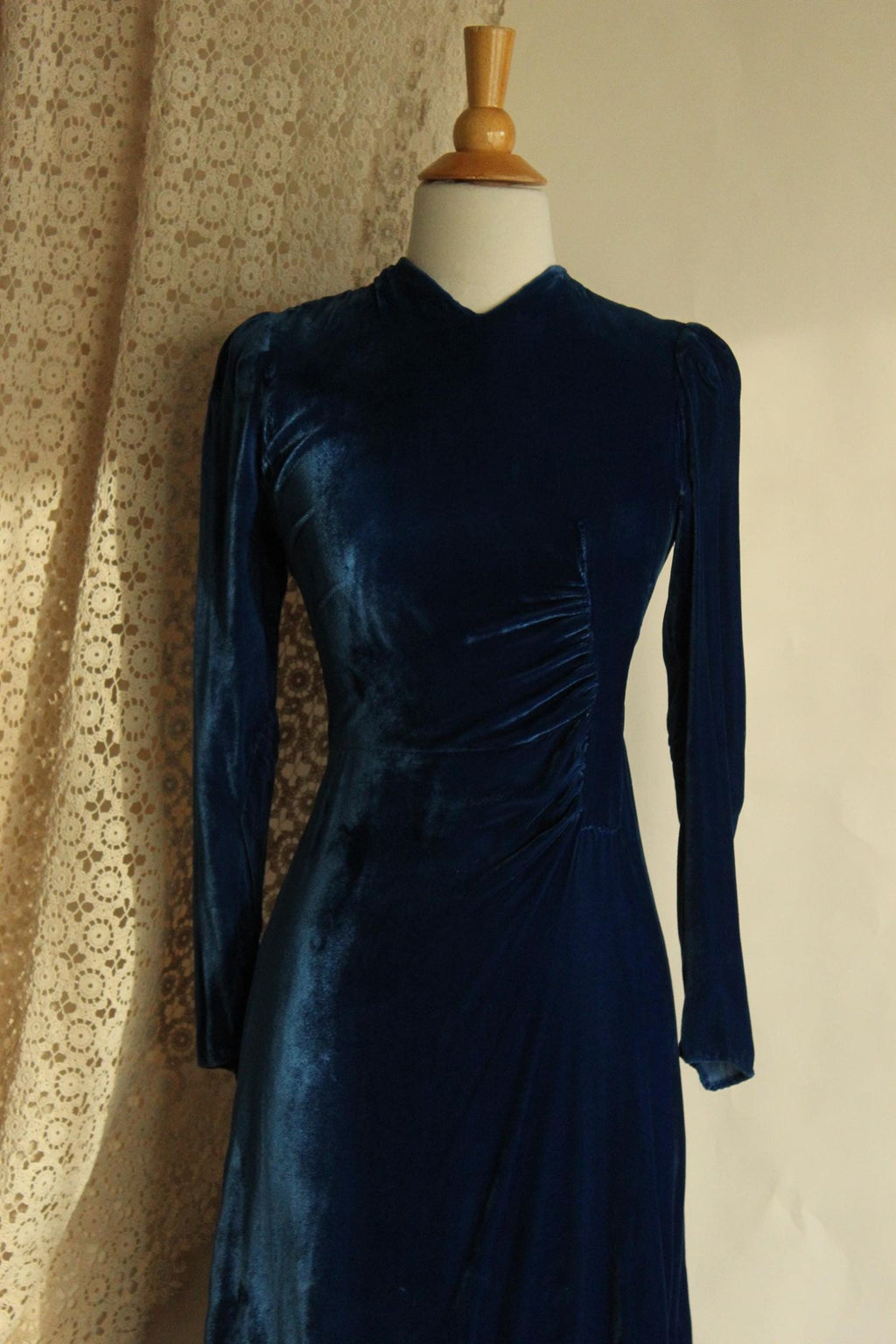 Vintage 1930s Royal Blue Silk Velvet Dress