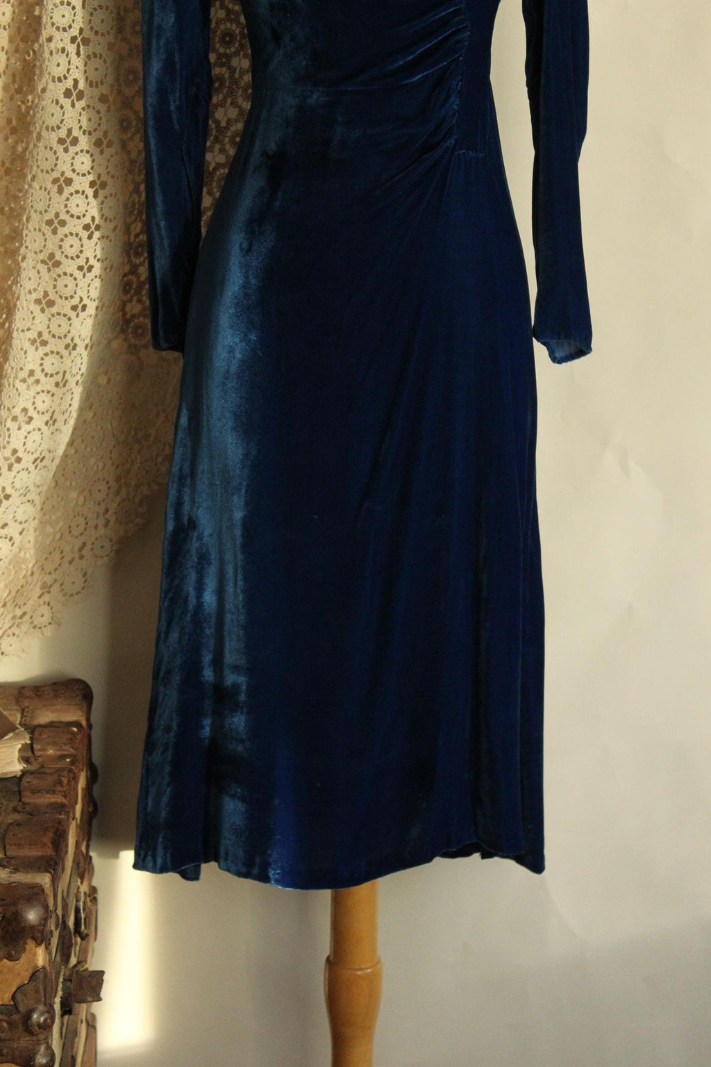 Vintage 1930s Royal Blue Silk Velvet Dress
