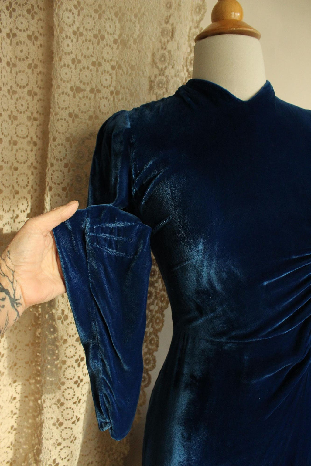Vintage 1930s Royal Blue Silk Velvet Dress