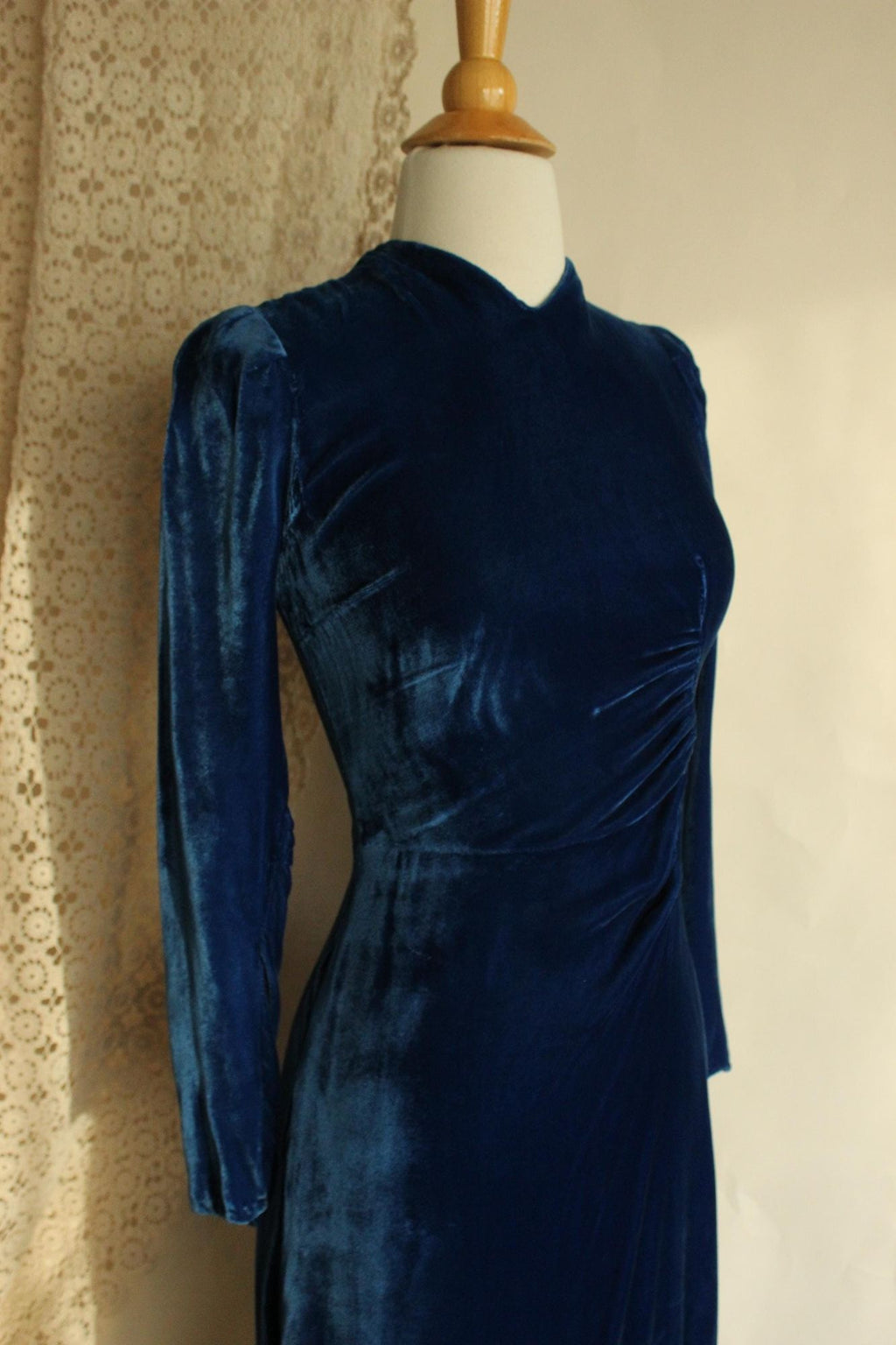 Vintage 1930s Royal Blue Silk Velvet Dress