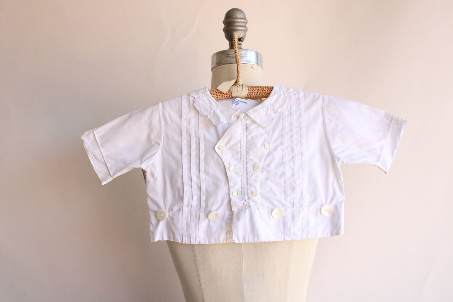 Vintage 1940s 1950s Baby Jacket in White Cotton with Embroidered Peter Pan Collar