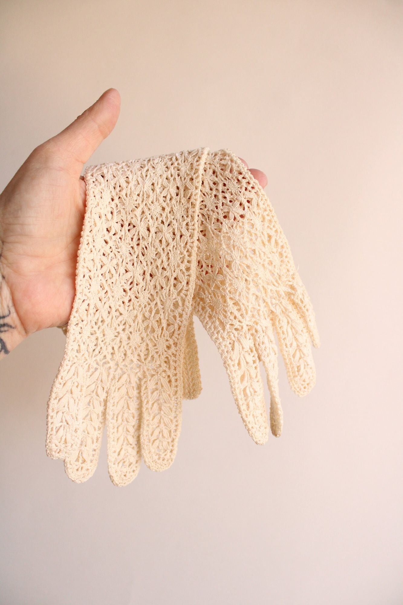 Ivory Crochet Wrist Gloves