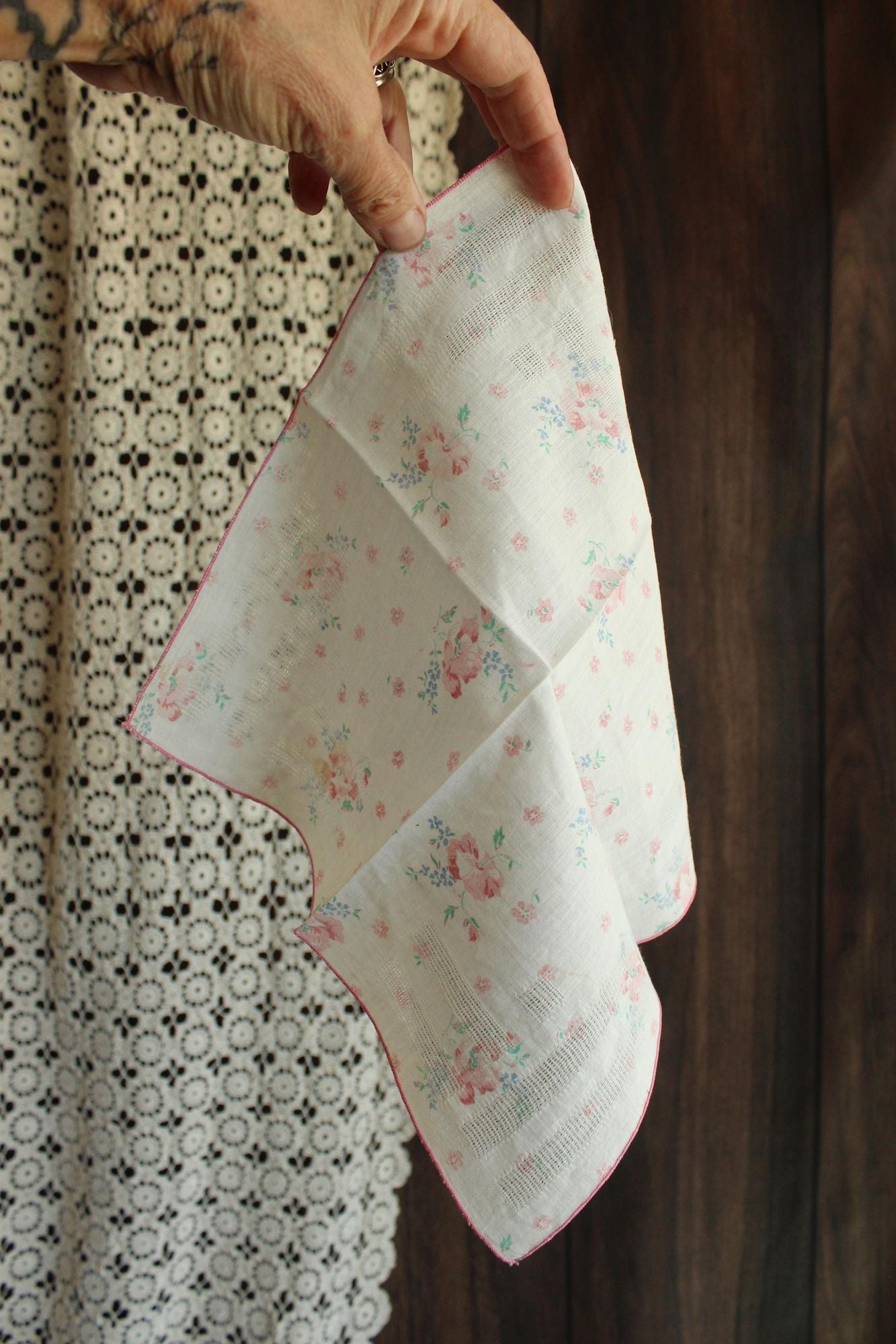 Vintage 1950s Blue and Pink Cabbage Roses and Forget Me Nots Handkerchief