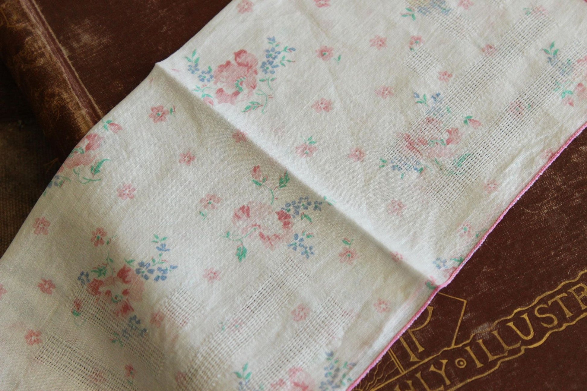 Vintage 1950s Blue and Pink Cabbage Roses and Forget Me Nots Handkerchief