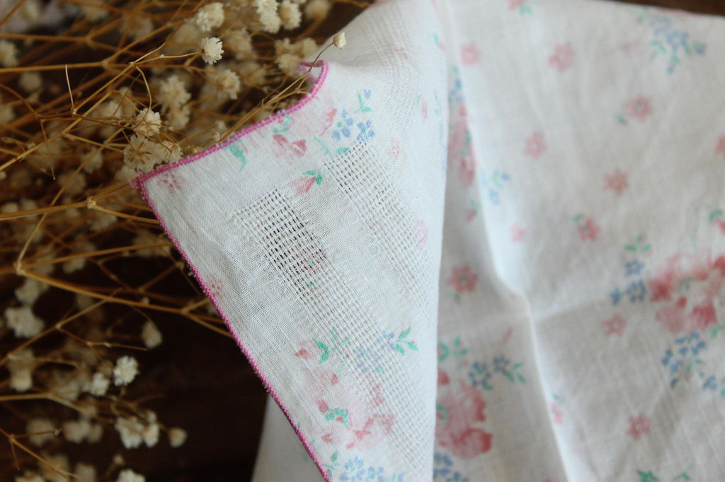 Vintage 1950s Blue and Pink Cabbage Roses and Forget Me Nots Handkerchief