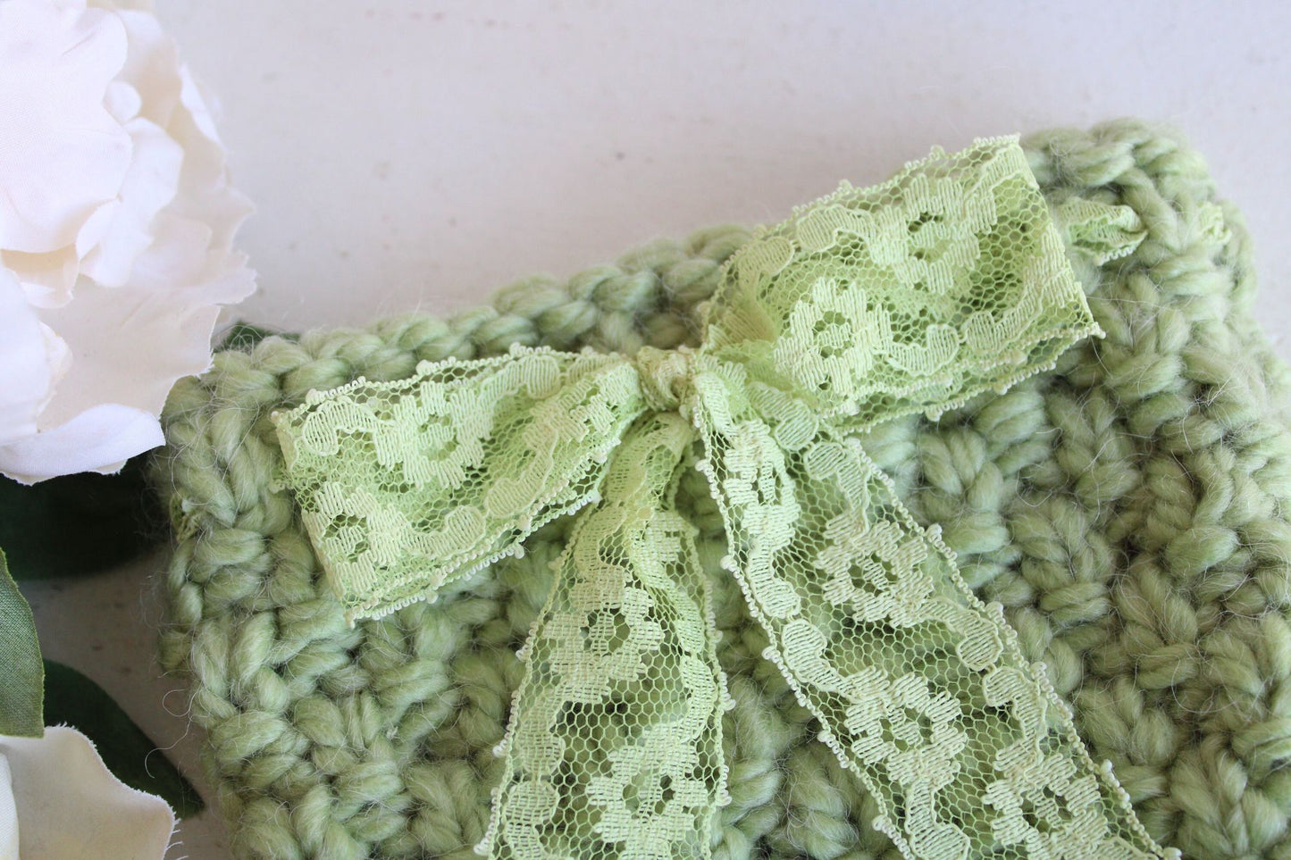 The Psion Apple Hand Knit Book Pouch or Cover in Chunky Pale Green Yarn