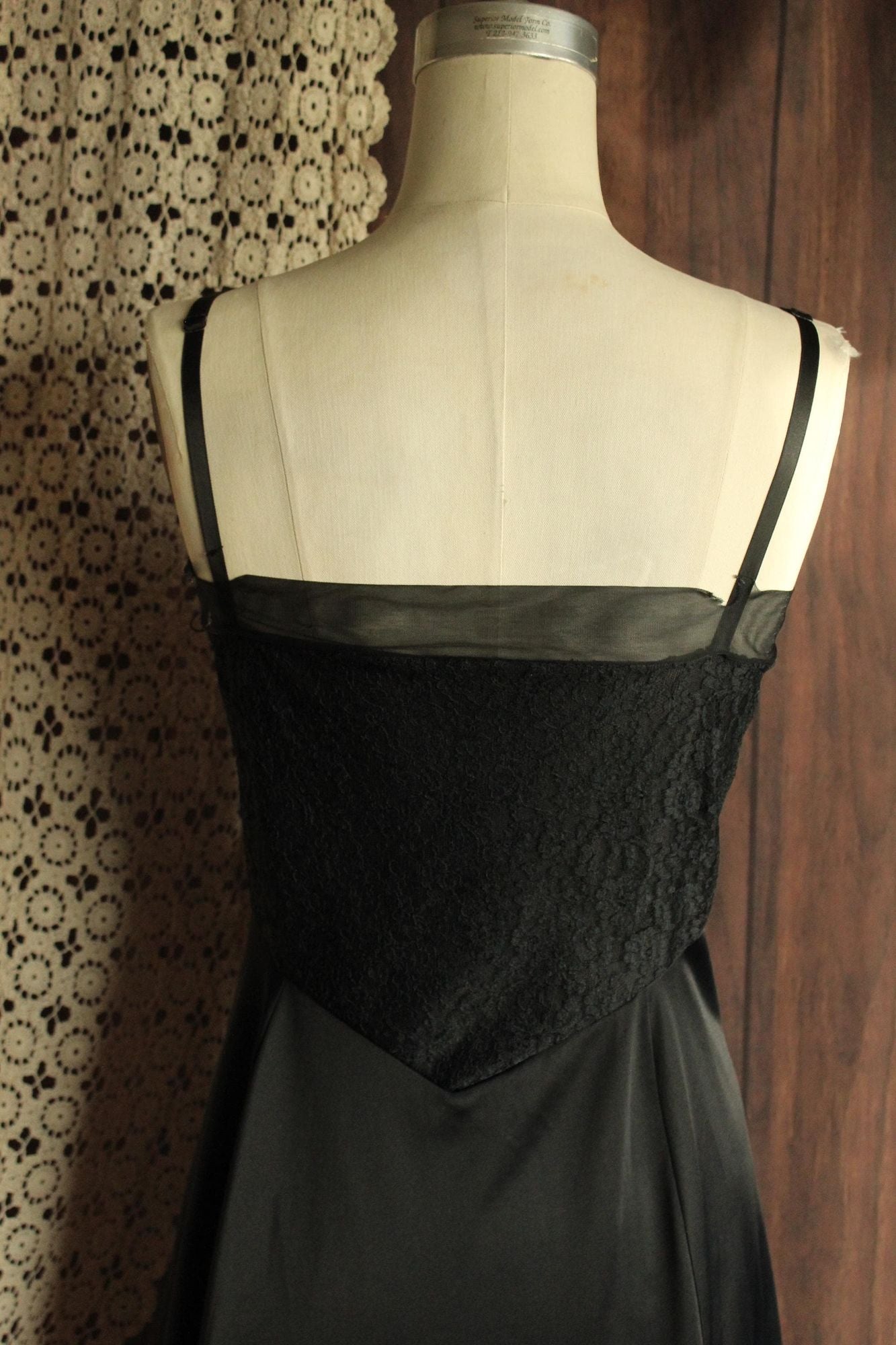 Vintage 1950s Volup Van Raalte Sauvette Black Slip Size 40