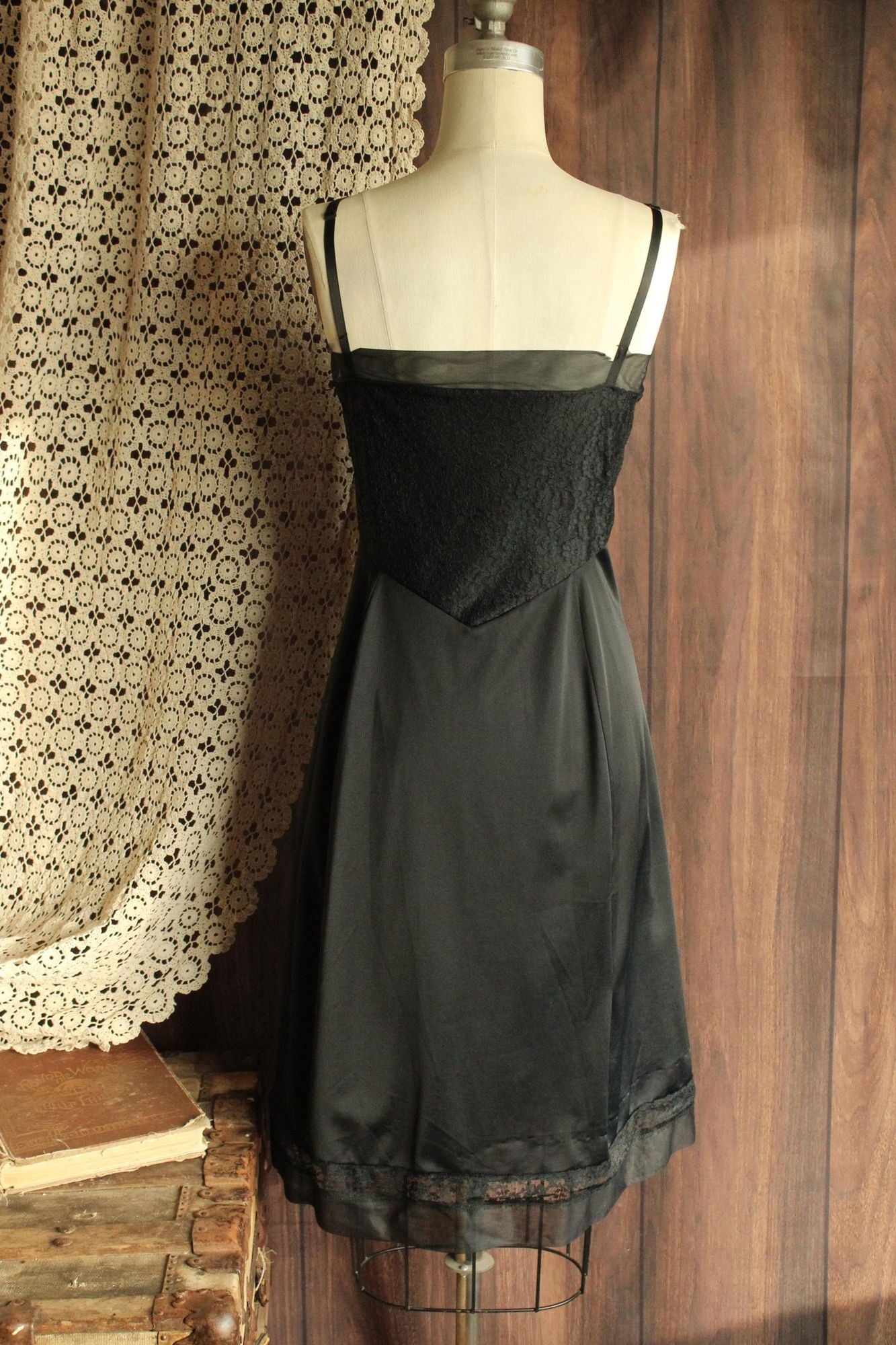 Vintage 1950s Volup Van Raalte Sauvette Black Slip Size 40