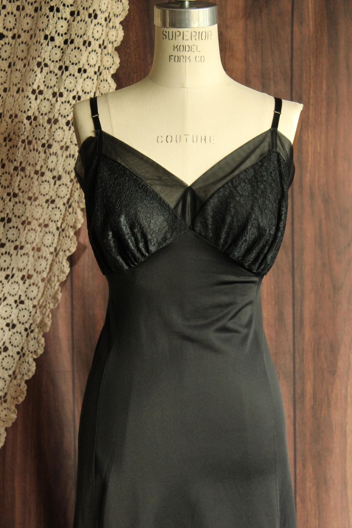 Vintage 1950s Volup Van Raalte Sauvette Black Slip Size 40