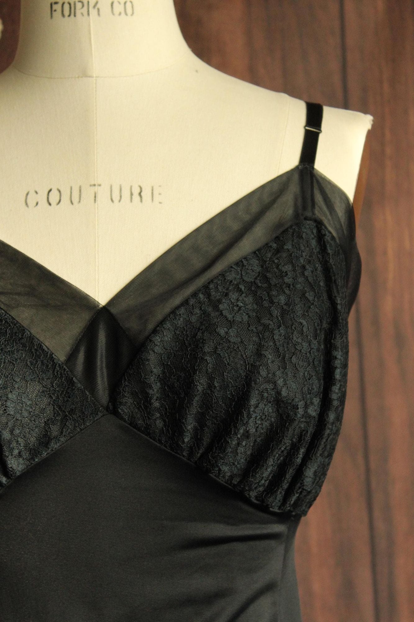 Vintage 1950s Volup Van Raalte Sauvette Black Slip Size 40