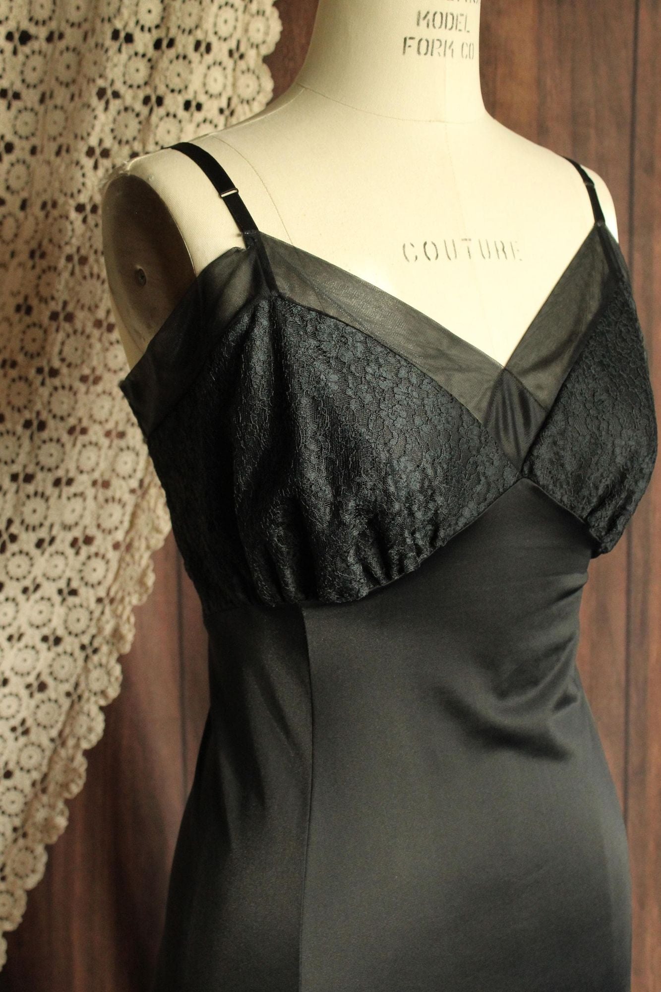 Vintage 1950s Volup Van Raalte Sauvette Black Slip Size 40