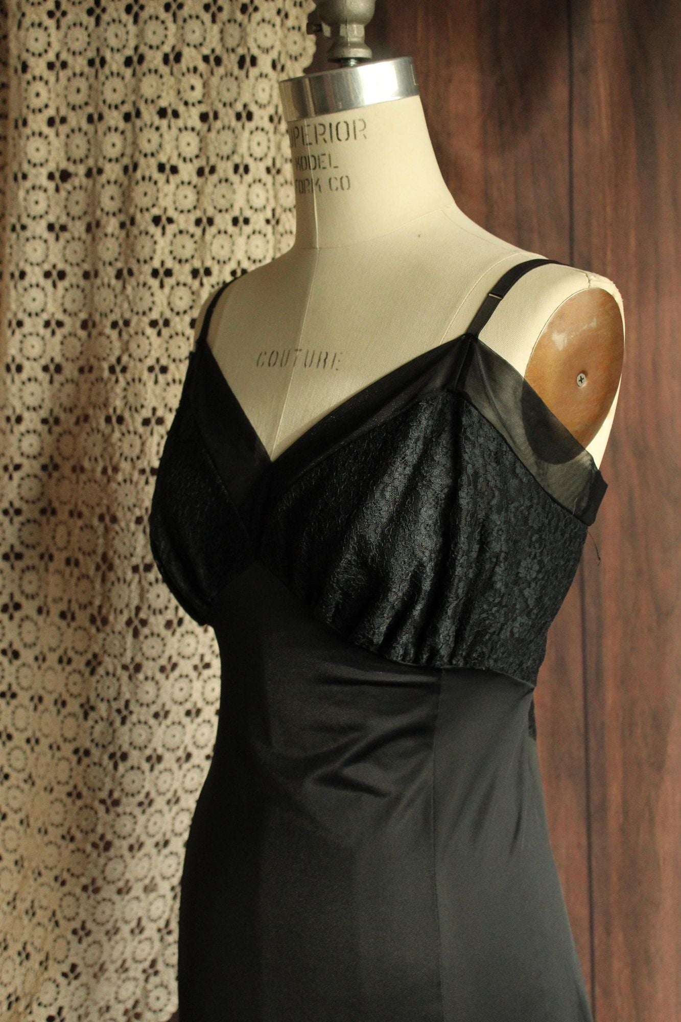 Vintage 1950s Volup Van Raalte Sauvette Black Slip Size 40