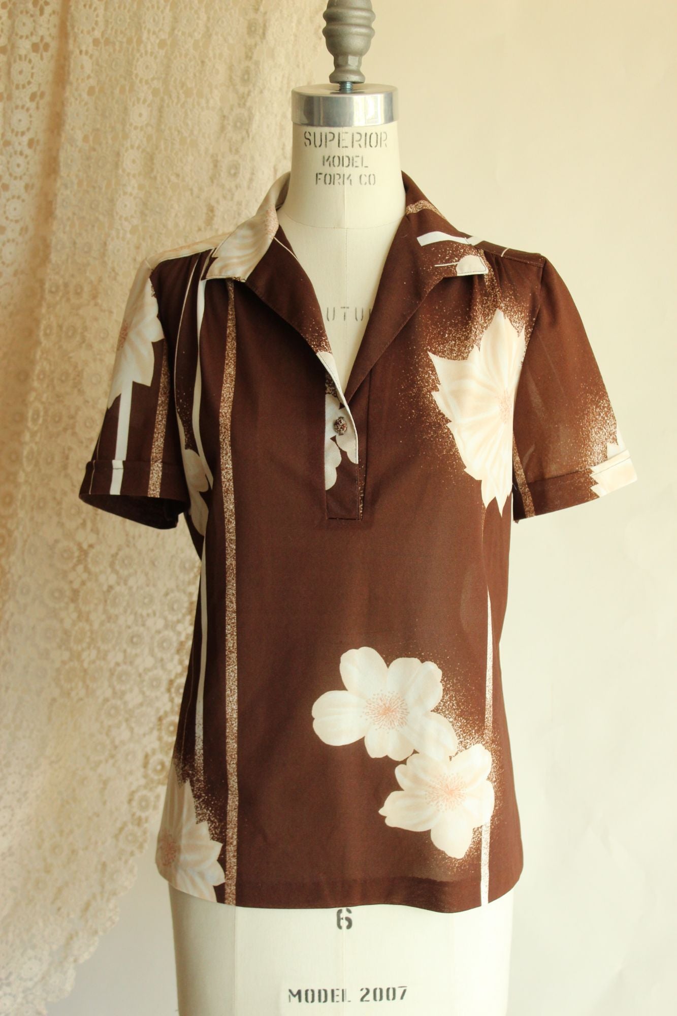 Vintage 1970s Brown and White Floral Print Blouse