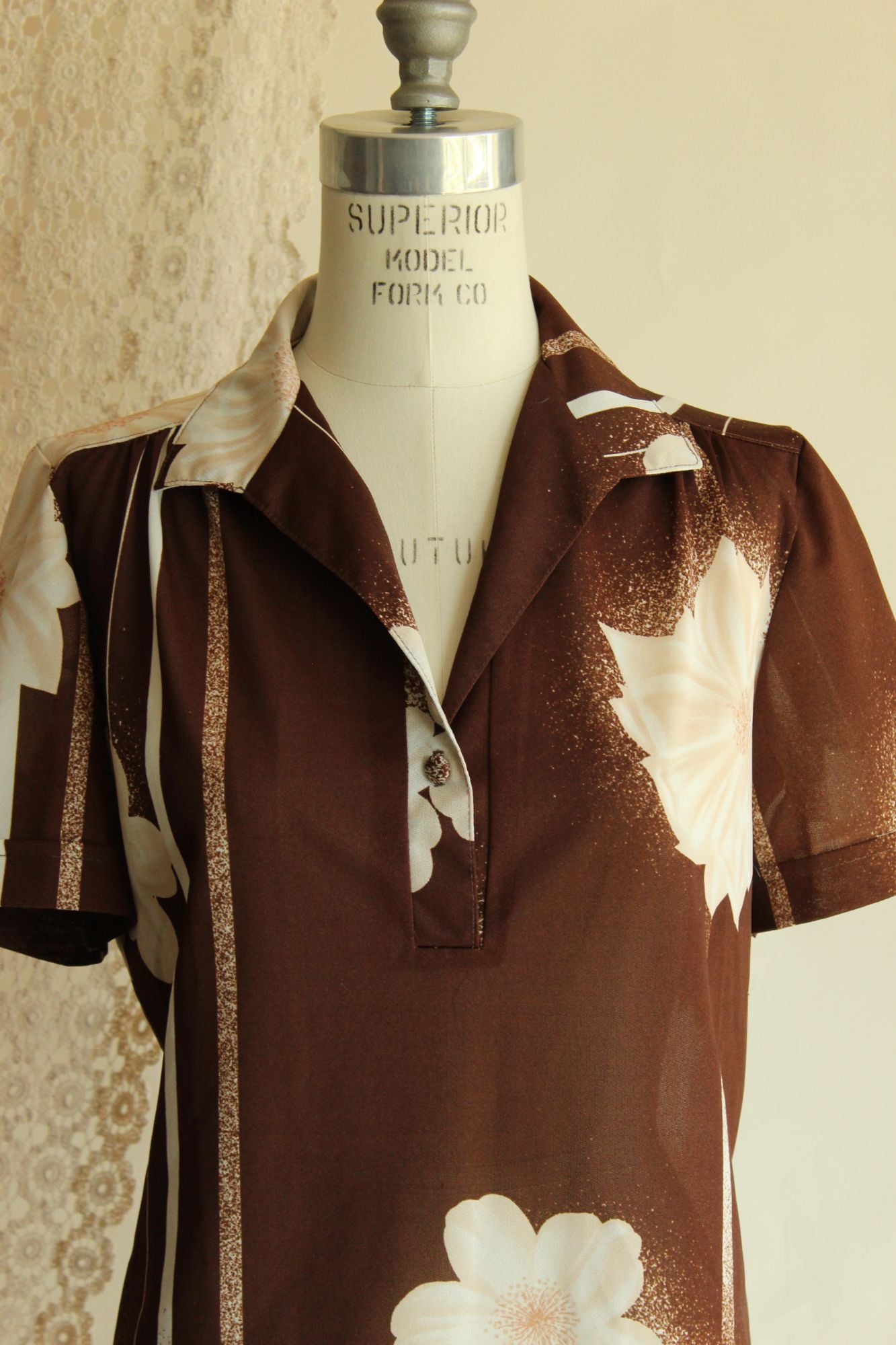 Vintage 1970s Brown and White Floral Print Blouse