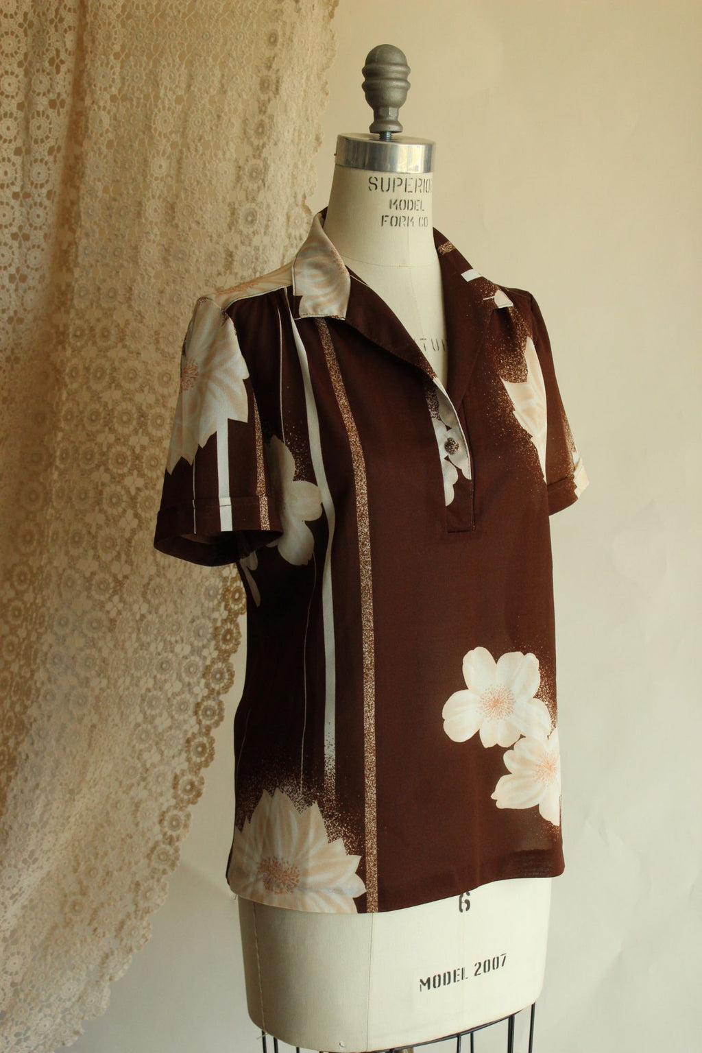 Vintage 1970s Brown and White Floral Print Blouse