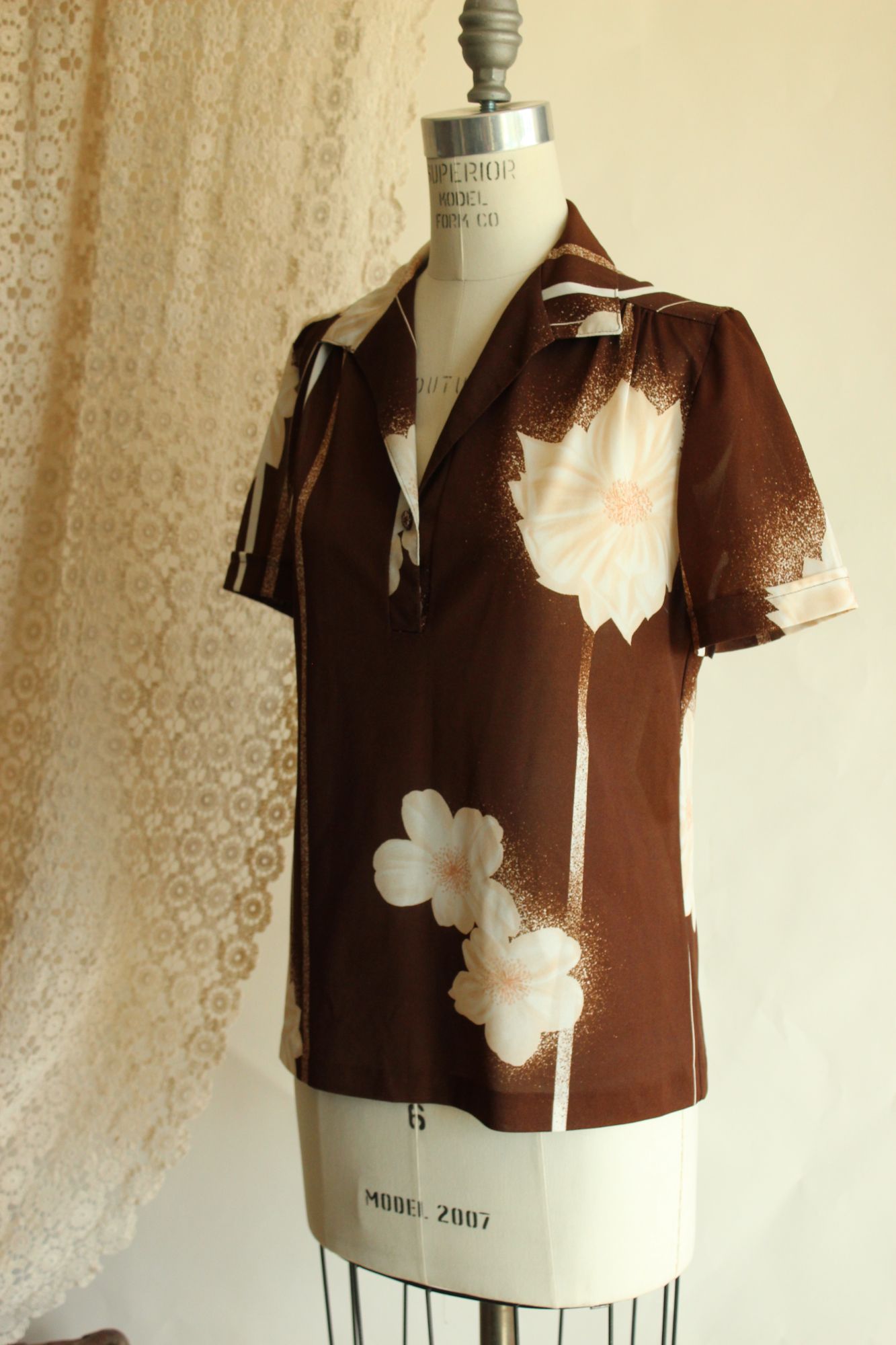 Vintage 1970s Brown and White Floral Print Blouse
