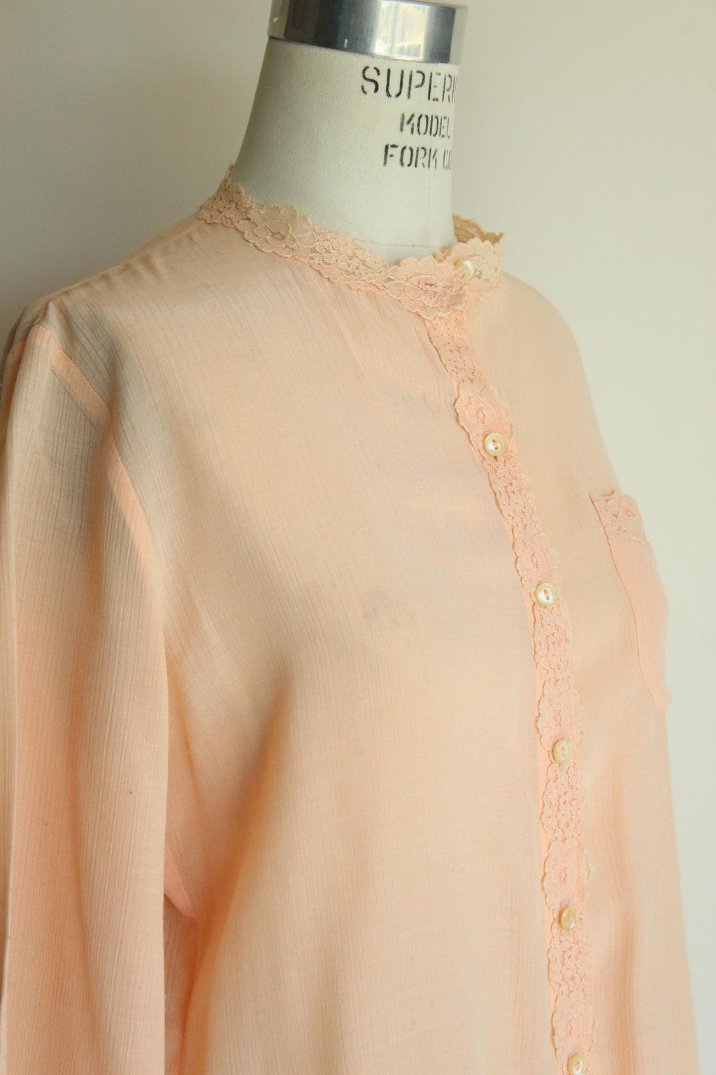 Vintage 1970s 1980s Miss Capri Peach Shirt with Lace Trim