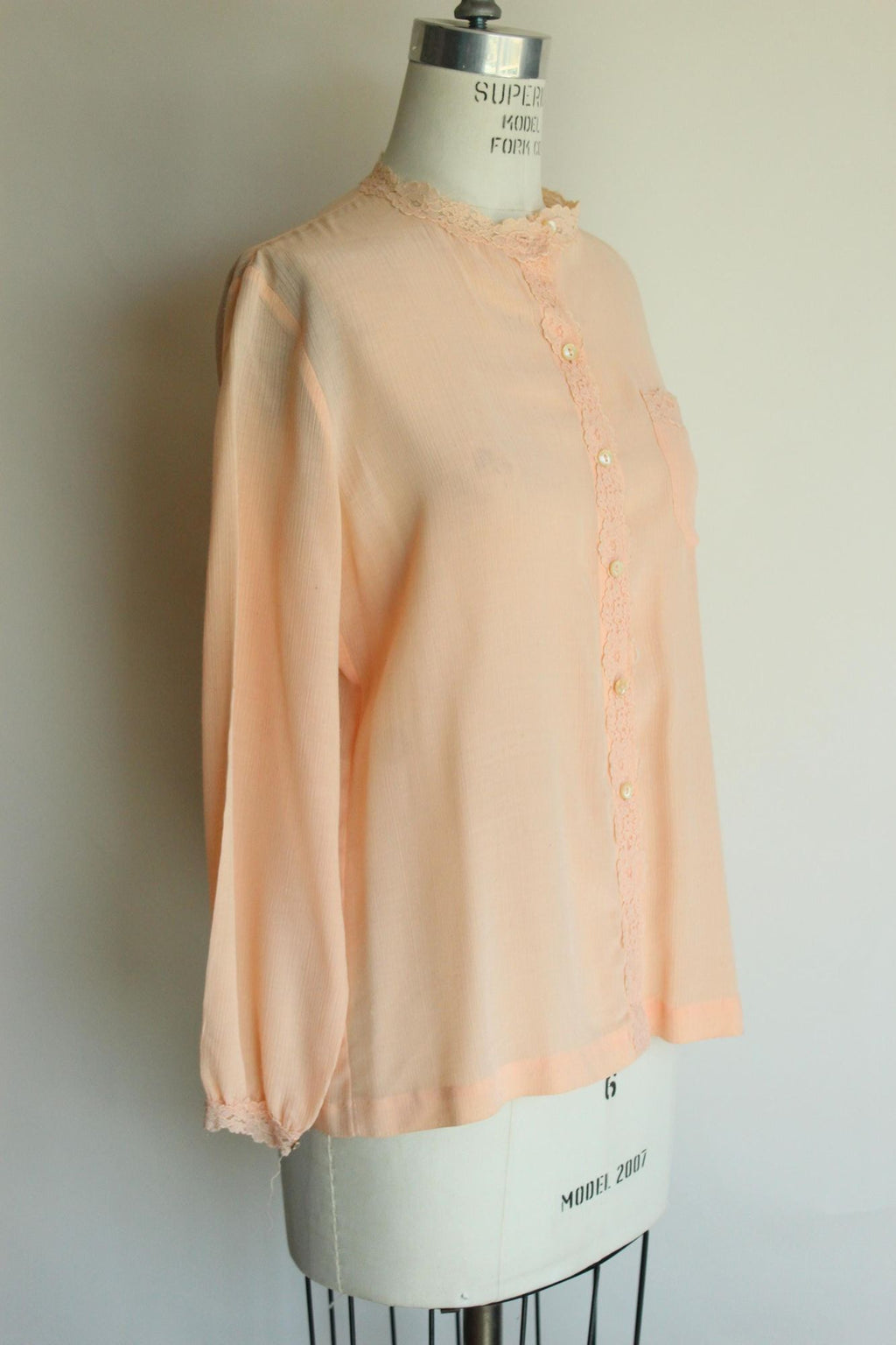 Vintage 1970s 1980s Miss Capri Peach Shirt with Lace Trim