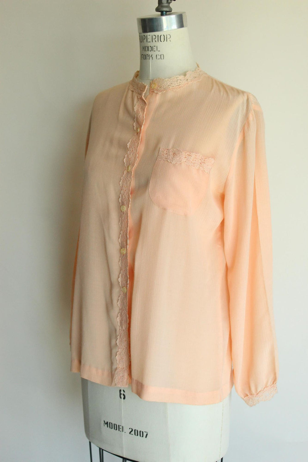 Vintage 1970s 1980s Miss Capri Peach Shirt with Lace Trim