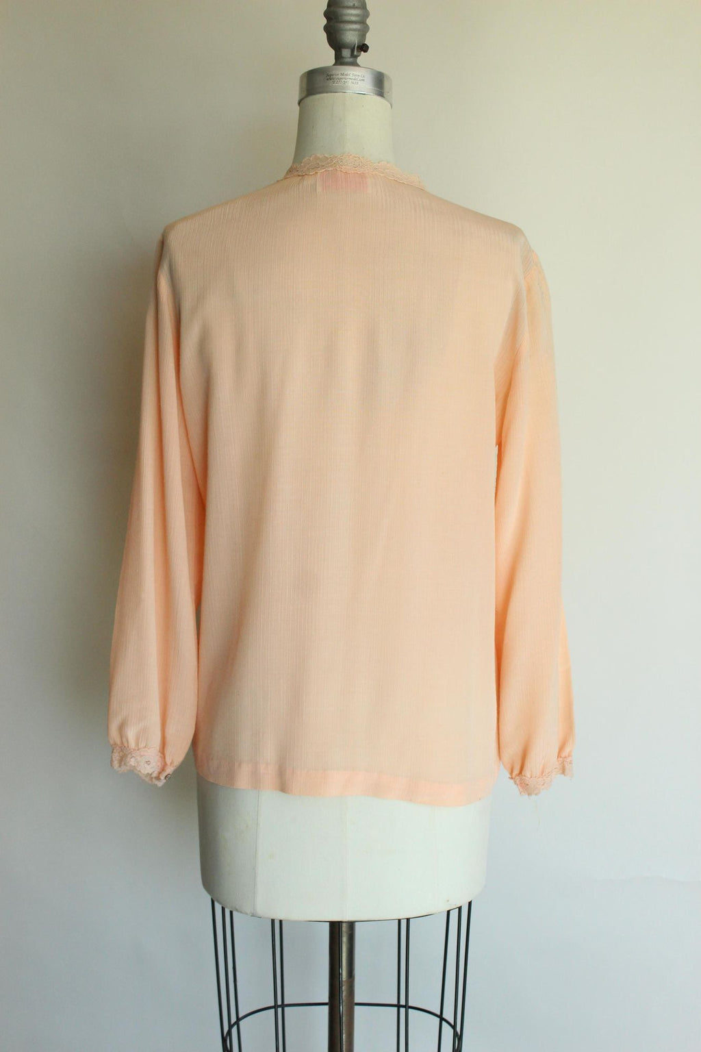 Vintage 1970s 1980s Miss Capri Peach Shirt with Lace Trim