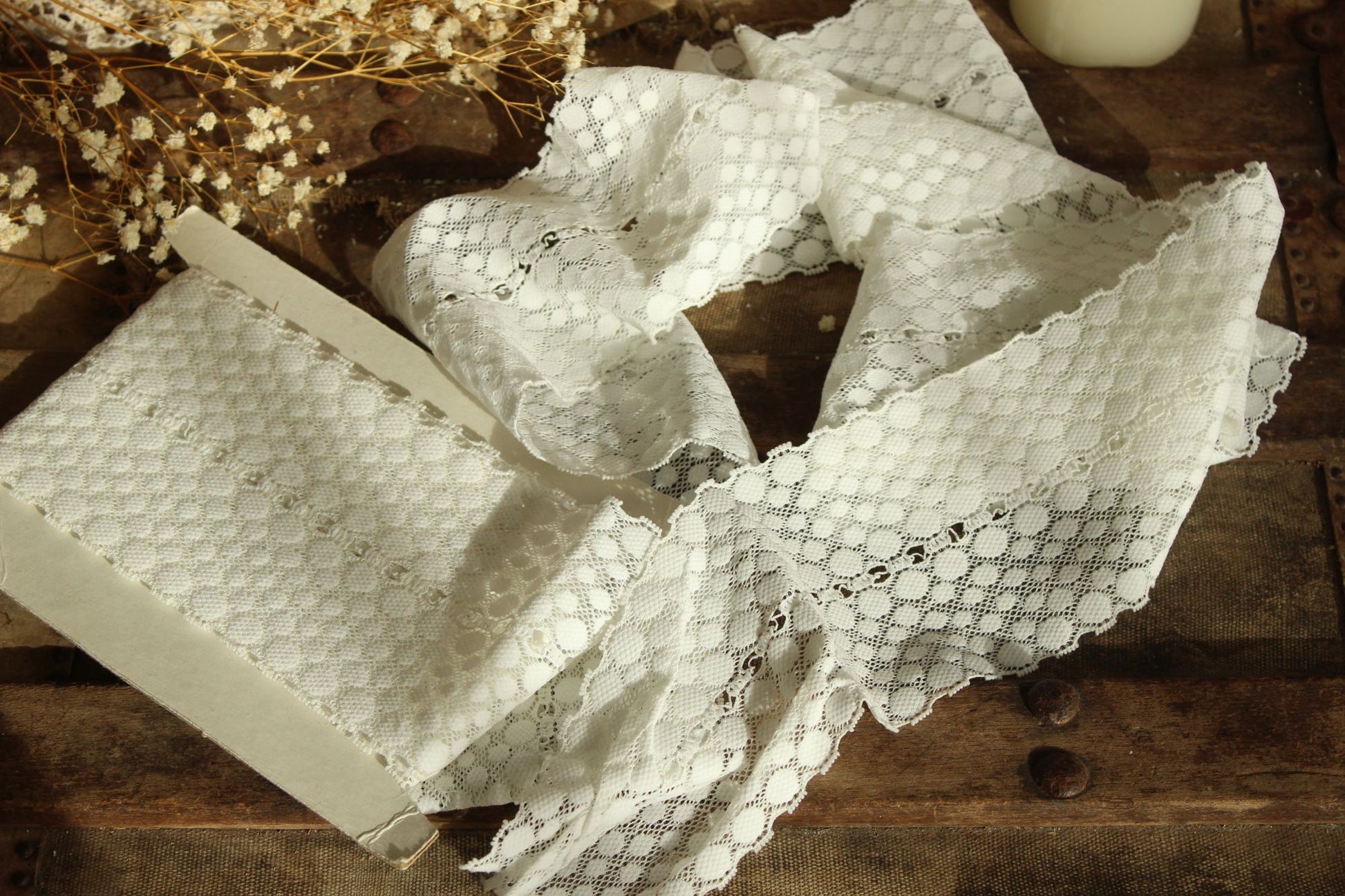 Vintage 1980s 1990s Stretch Lace Trim, White, 2 yards, 6.75" wide