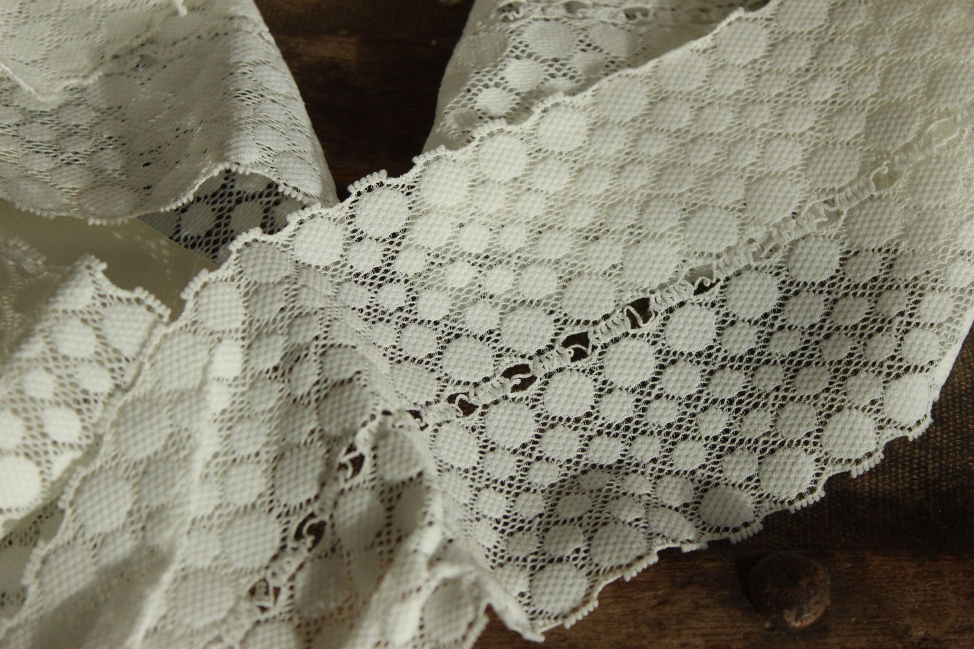 Vintage 1980s 1990s Stretch Lace Trim, White, 2 yards, 6.75" wide