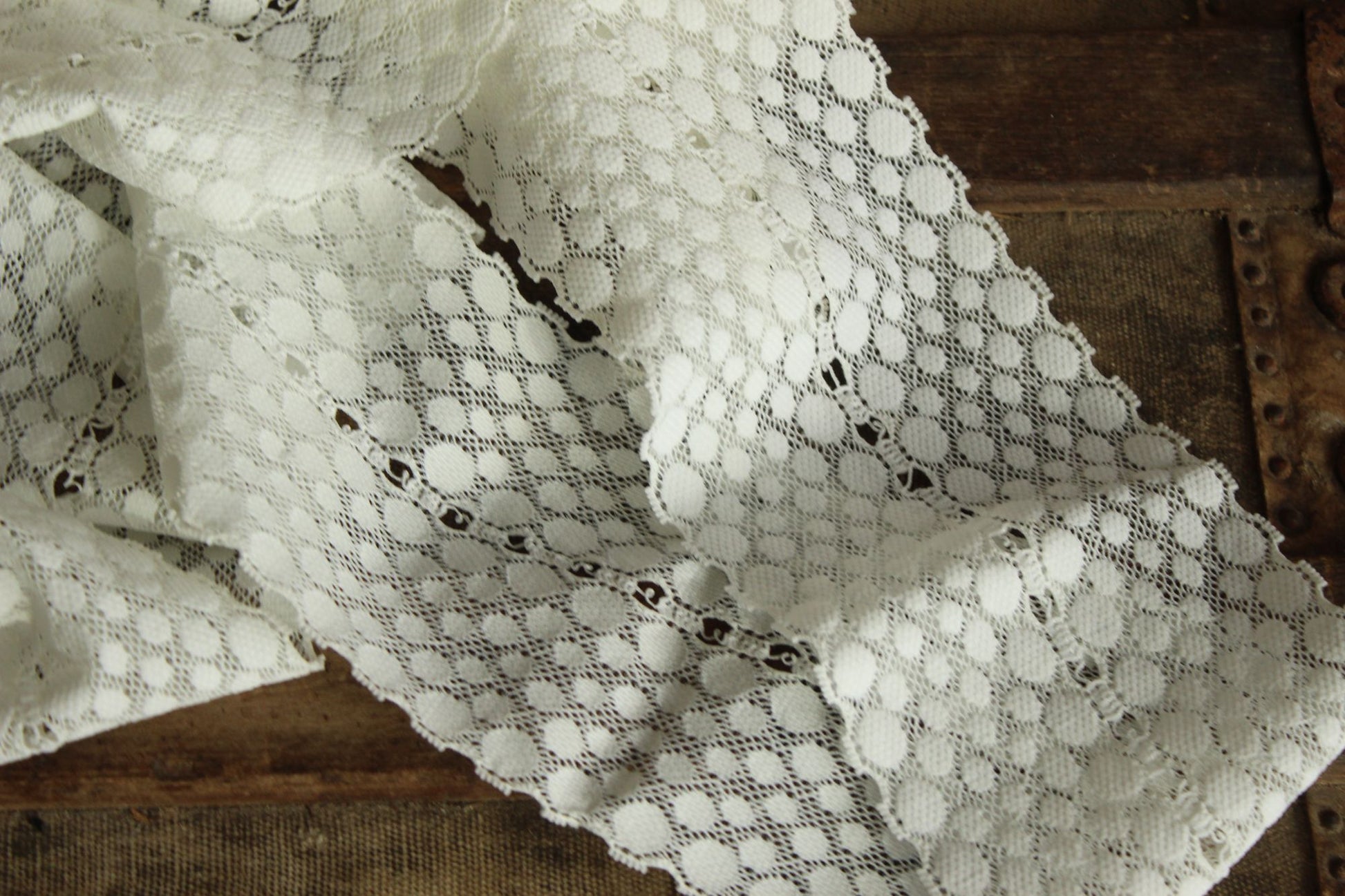 Vintage 1980s 1990s Stretch Lace Trim, White, 2 yards, 6.75" wide