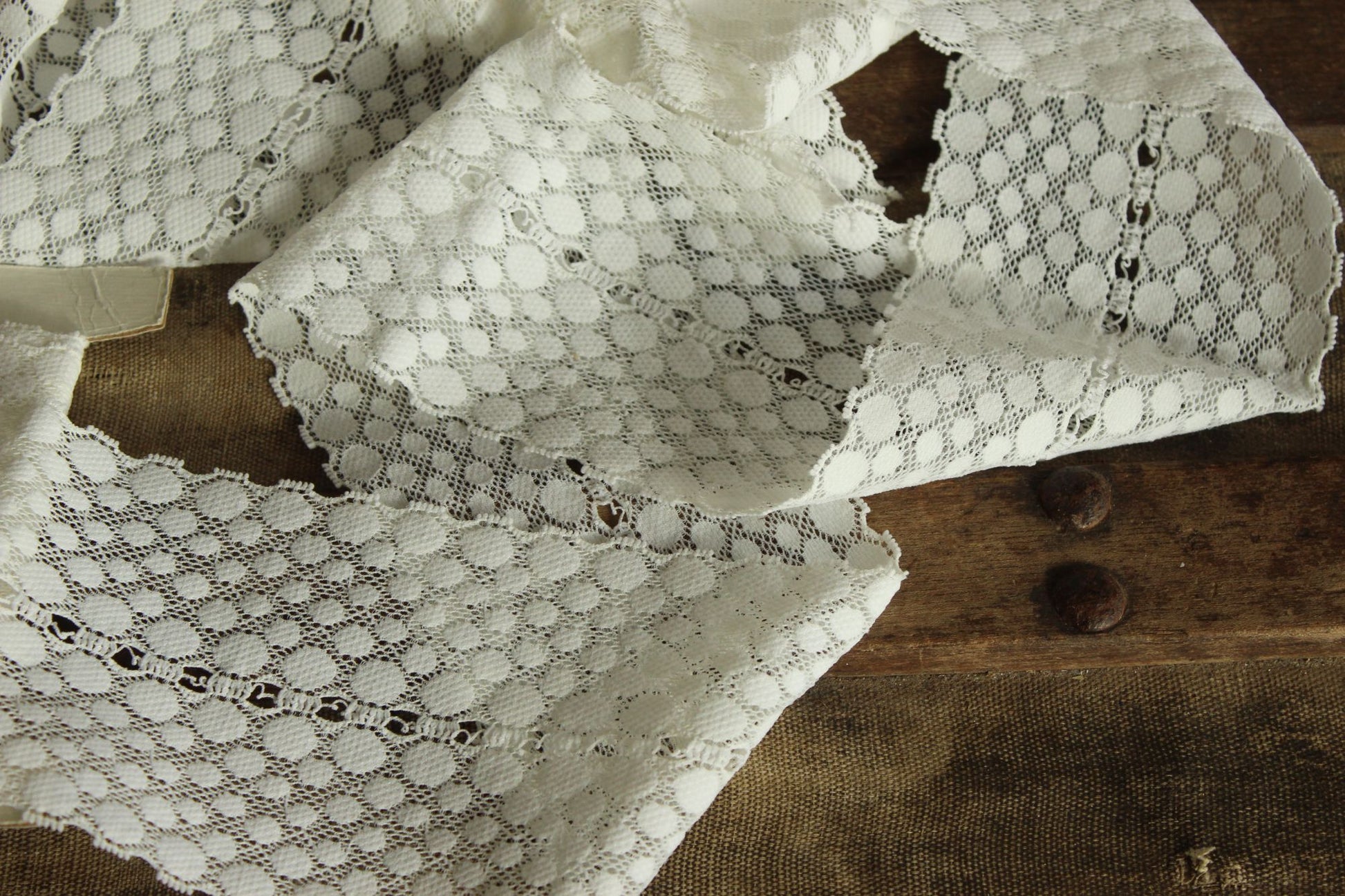 Vintage 1980s 1990s Stretch Lace Trim, White, 2 yards, 6.75" wide