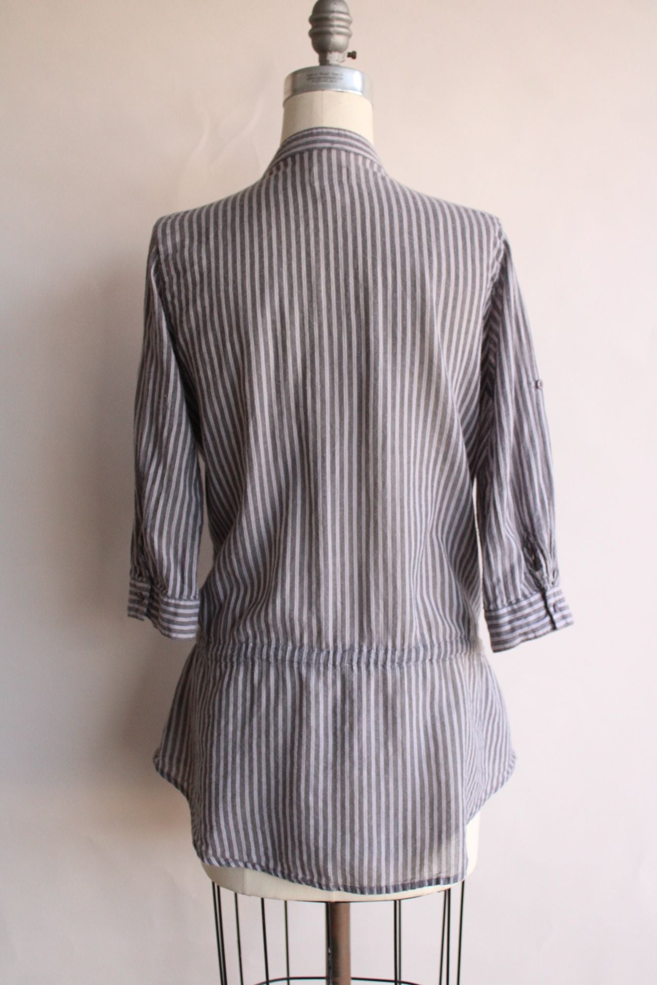 Mossimo Ladies Blouse, Size Large, Gray Pinstripe, Cuffed Sleeve, Cott –  Toadstool Farm Vintage